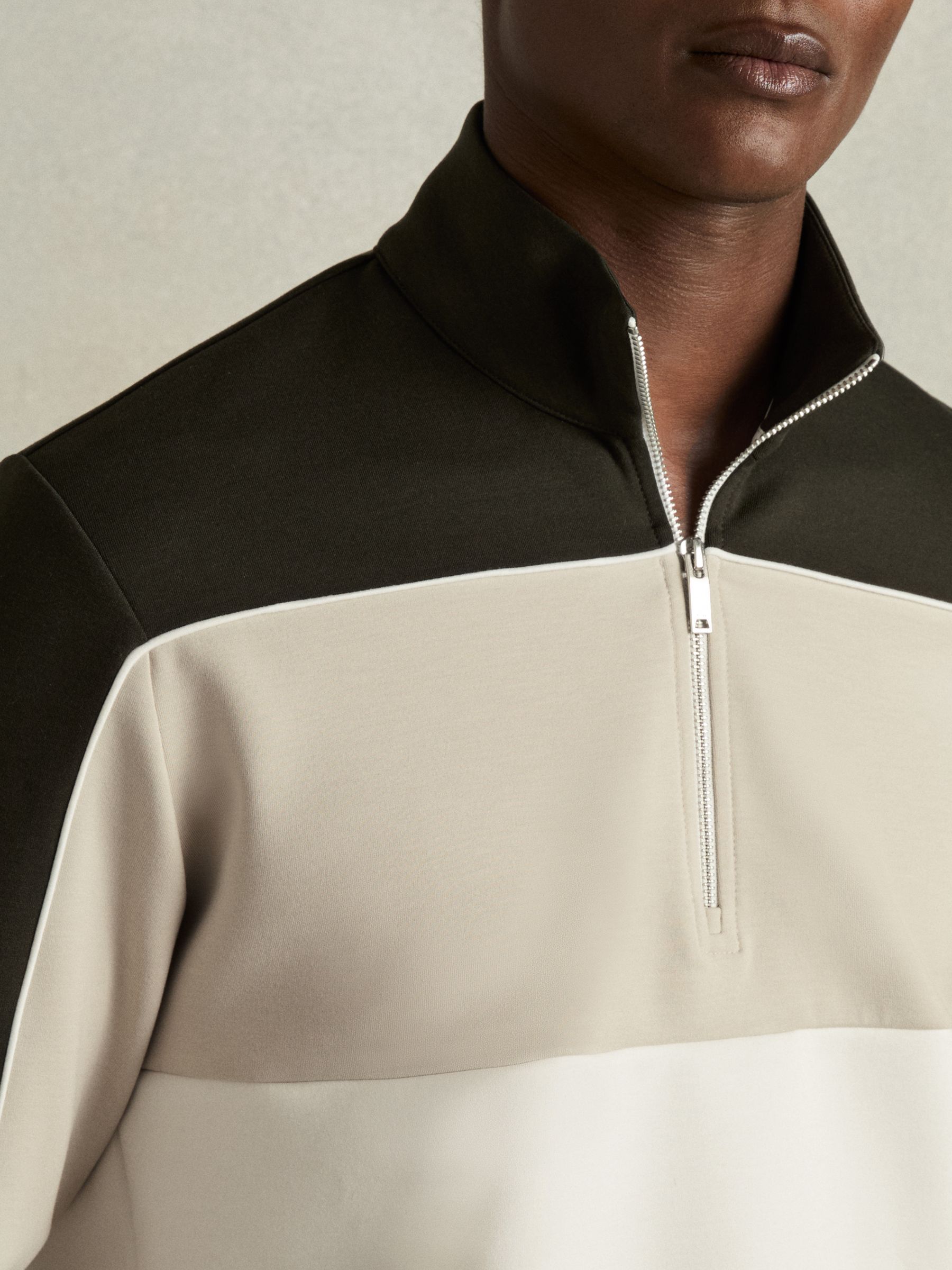 Interlock Colour-Block Half-Zip Sweatshirt in Forest Green/Off White