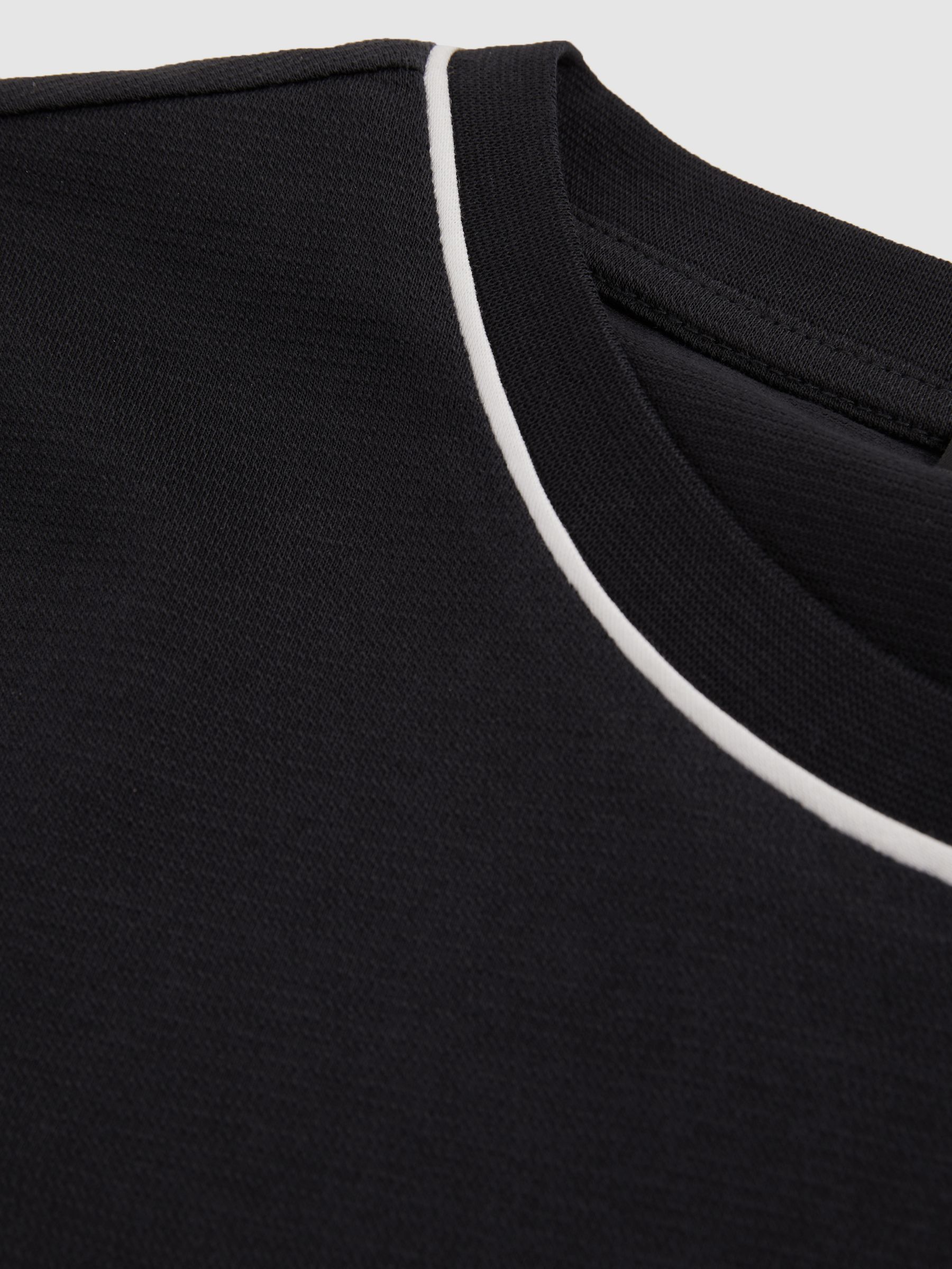 Cotton Piped-Trim T-Shirt in Navy