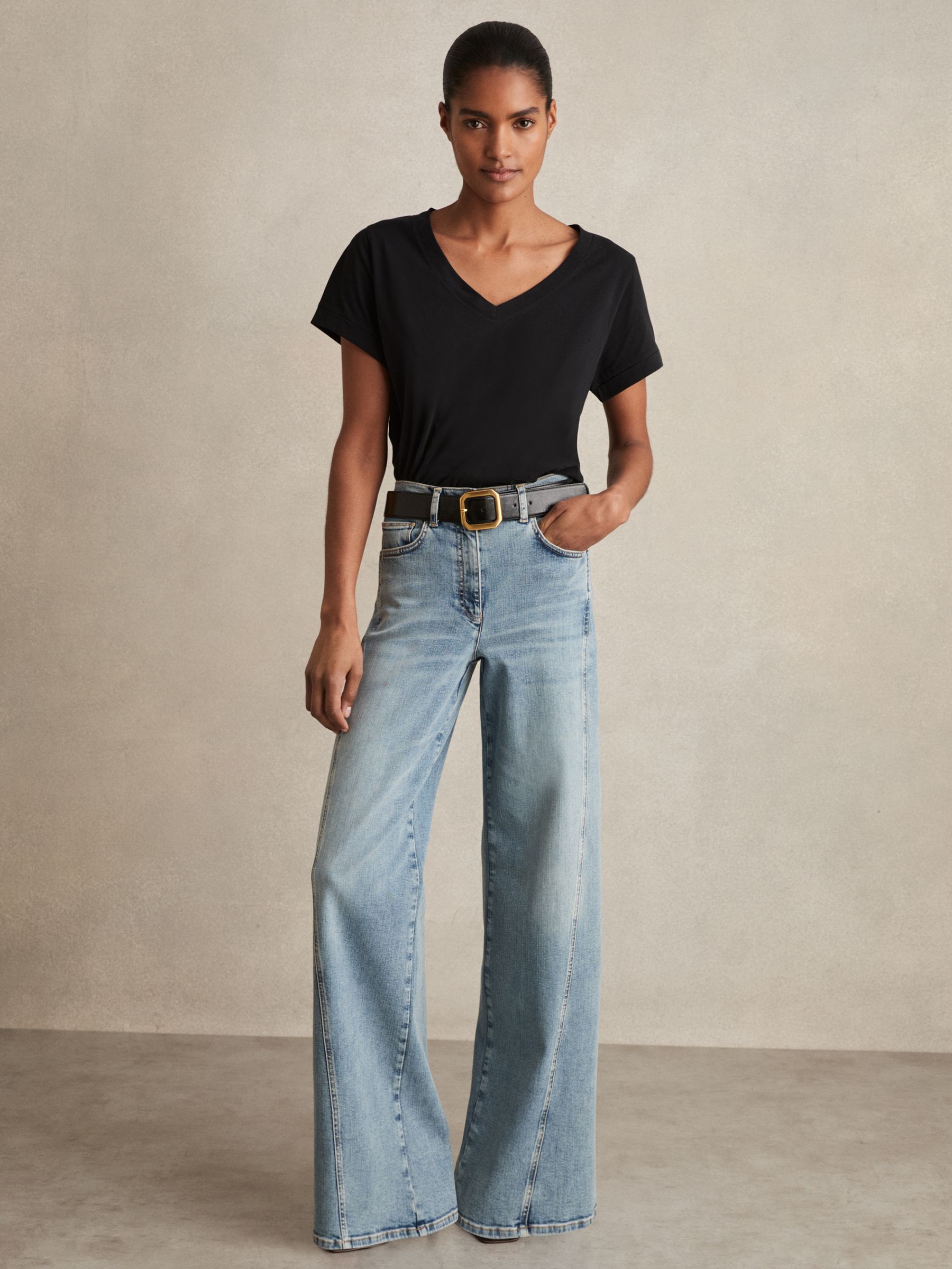 Brushed-Cotton V-Neck T-Shirt in Black