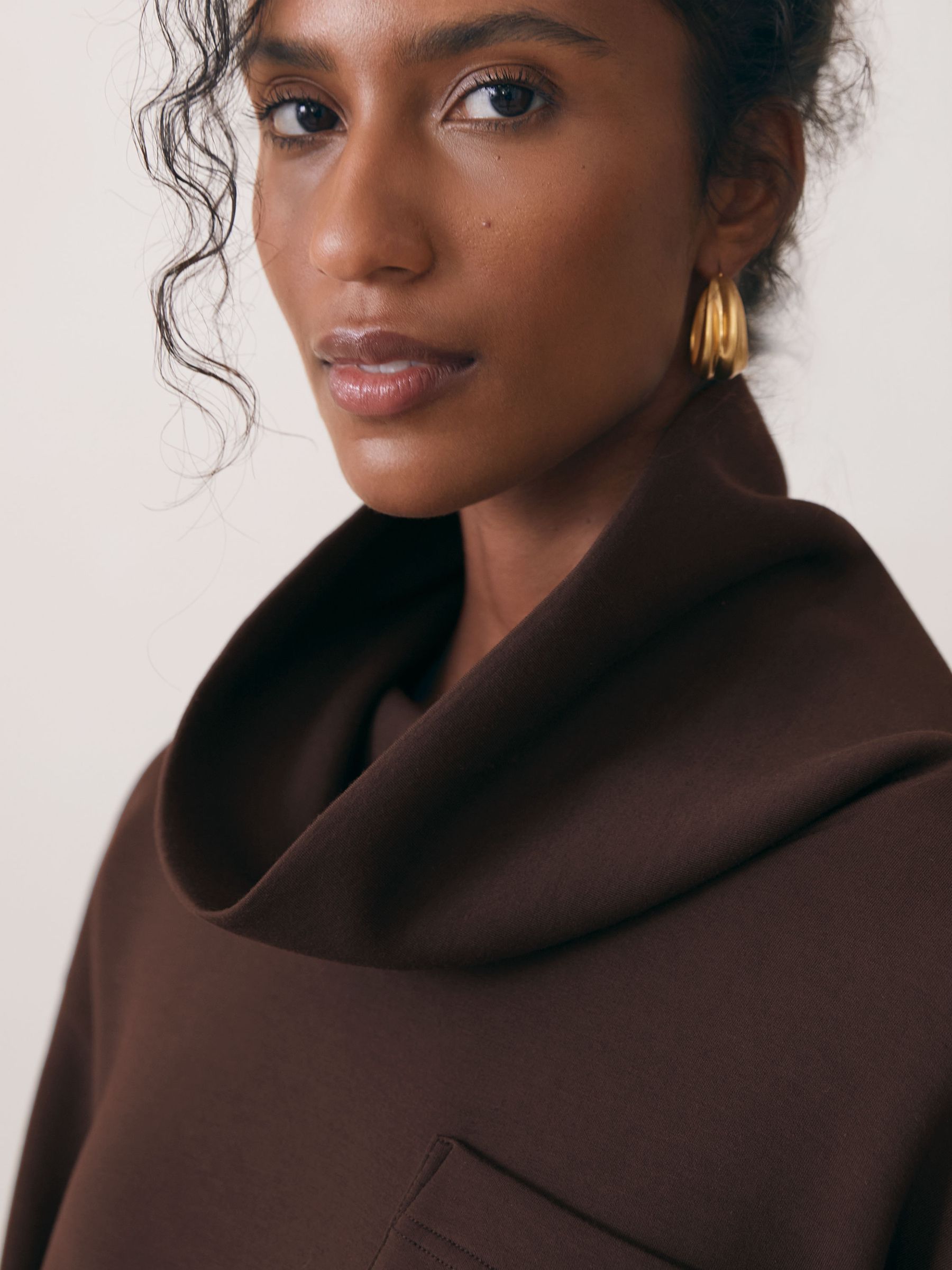 Interlock-Jersey Funnel-Neck Sweatshirt in Dark Chocolate Brown