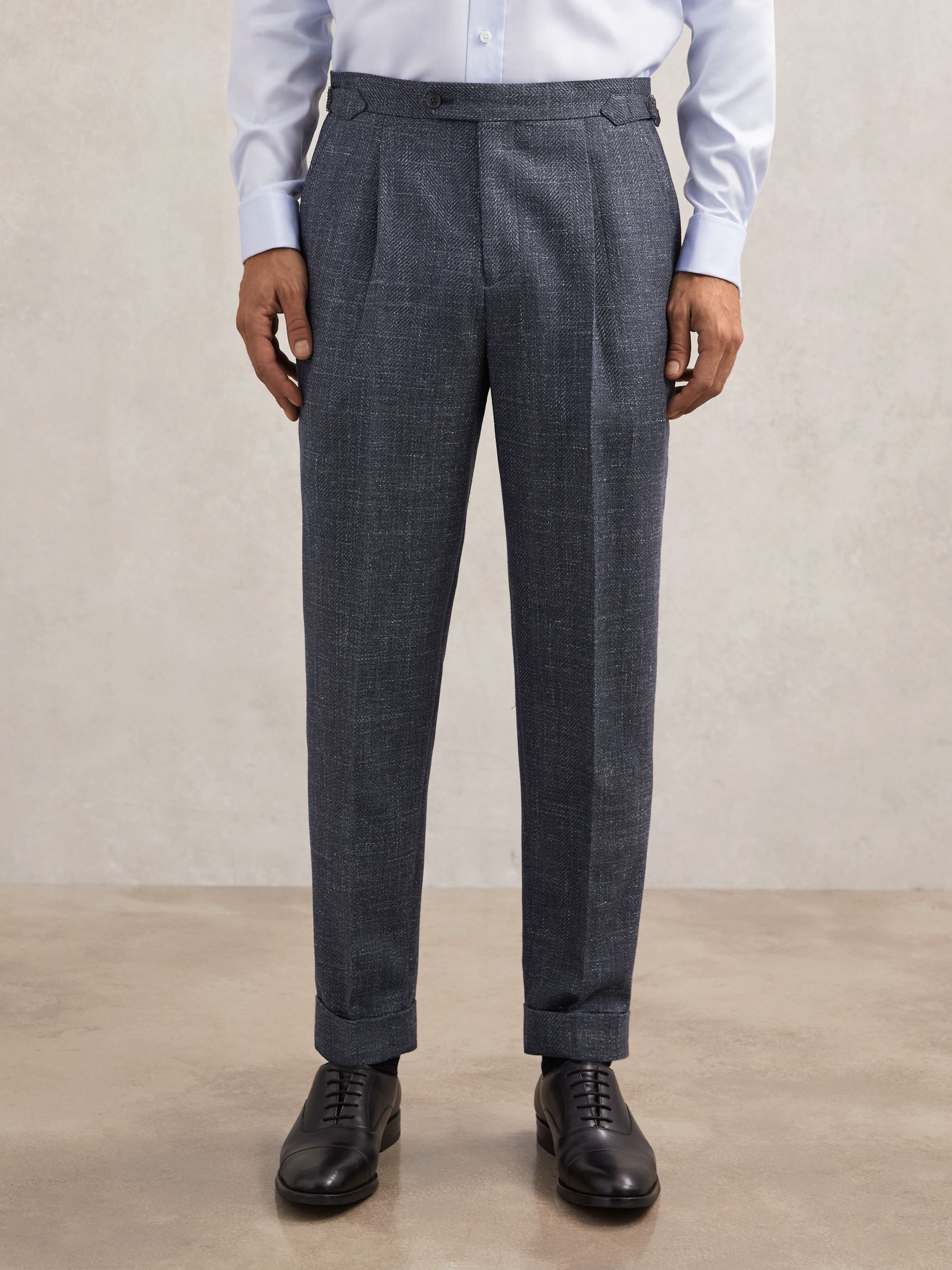 Wool-Blend Slim Herringbone Trousers in Navy