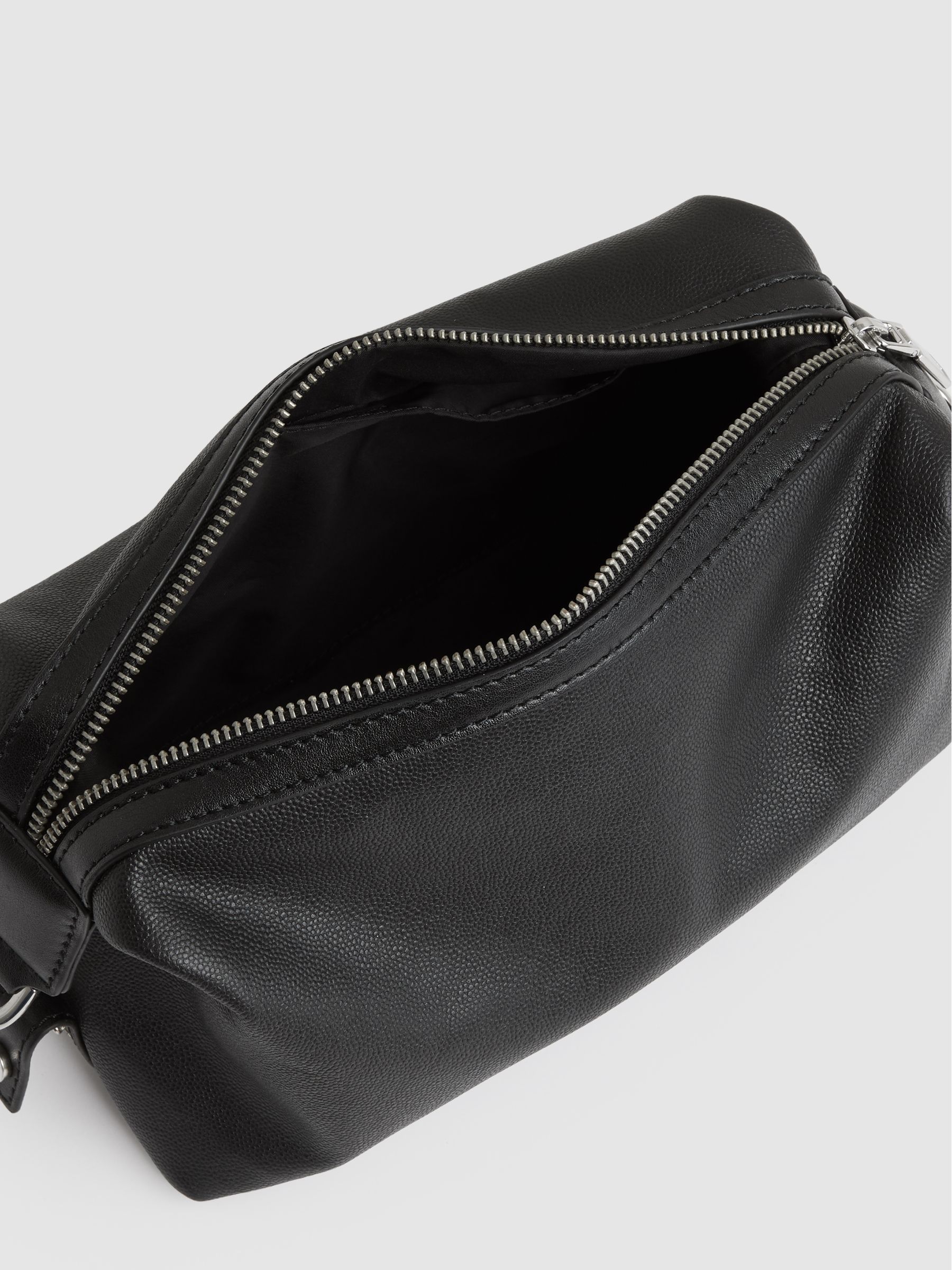 Micro-Grain Leather Washbag in Black