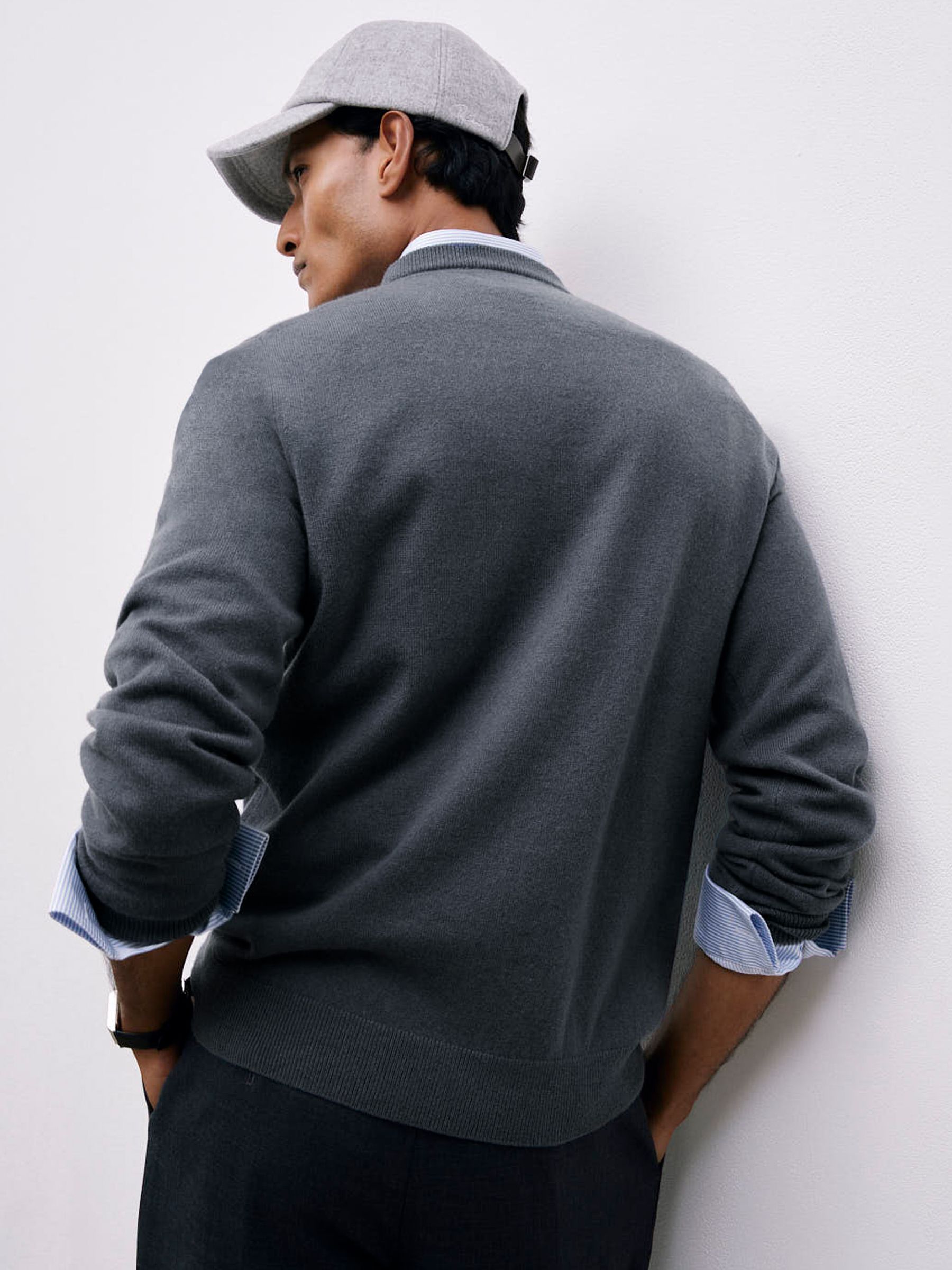 Atelier 100% Cashmere Crew-Neck Jumper in Powder Blue