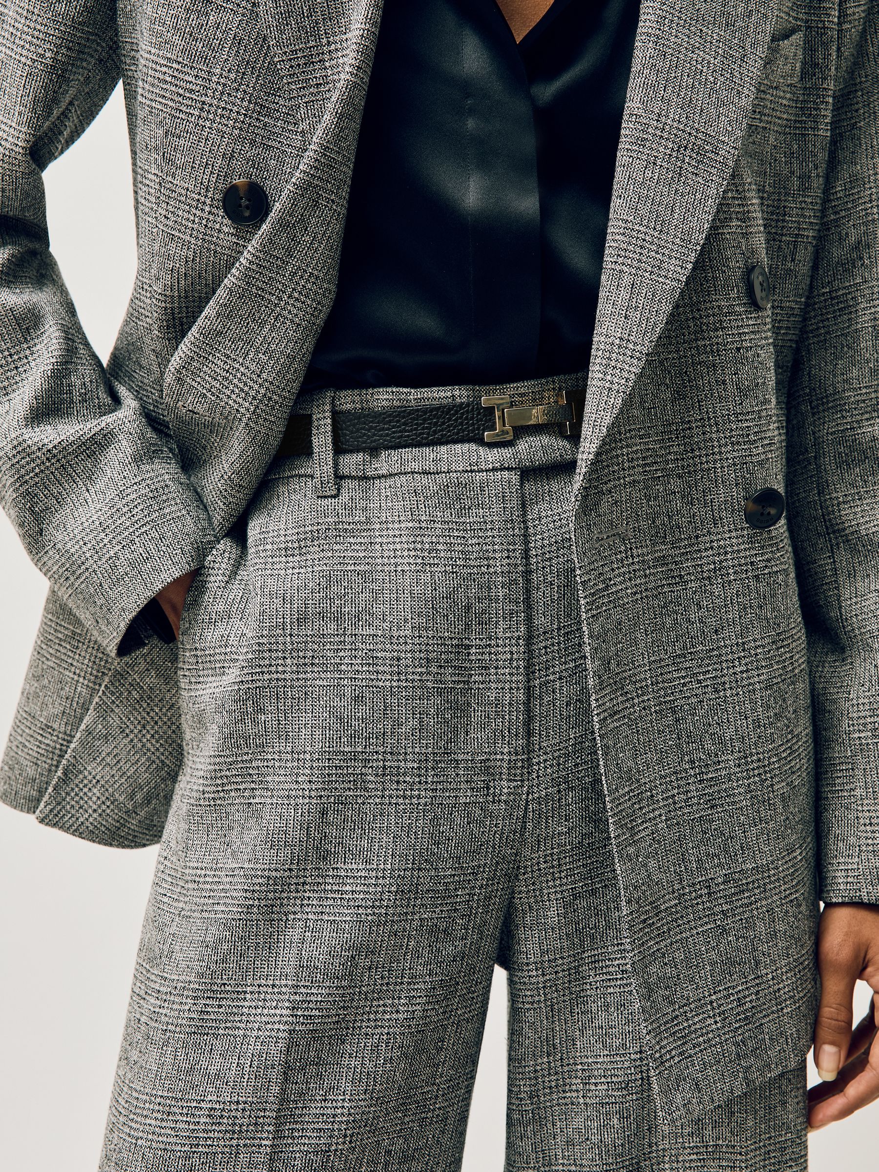 Leather Square Hinge Belt in Black