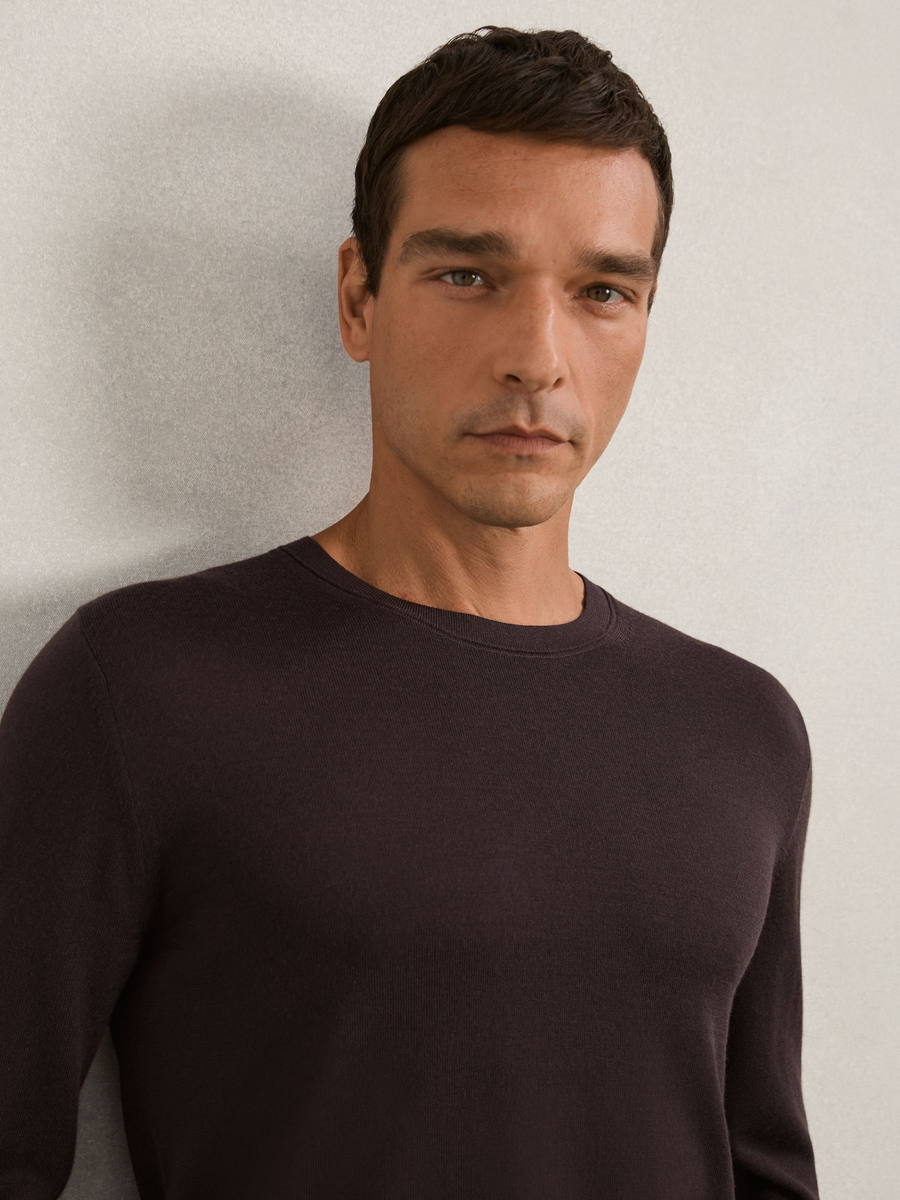 Merino Wool Crew Neck Jumper in Dark Bordeaux