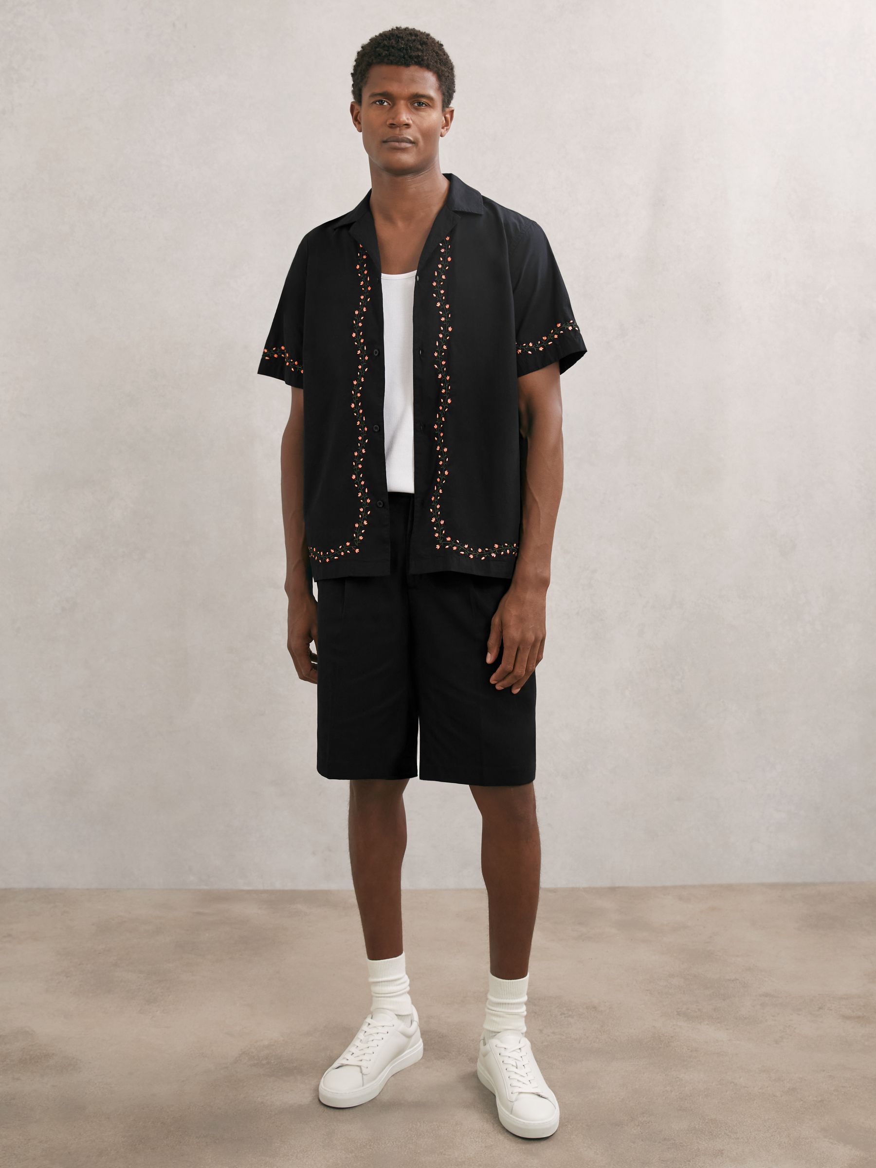 Shorts in Light Sand