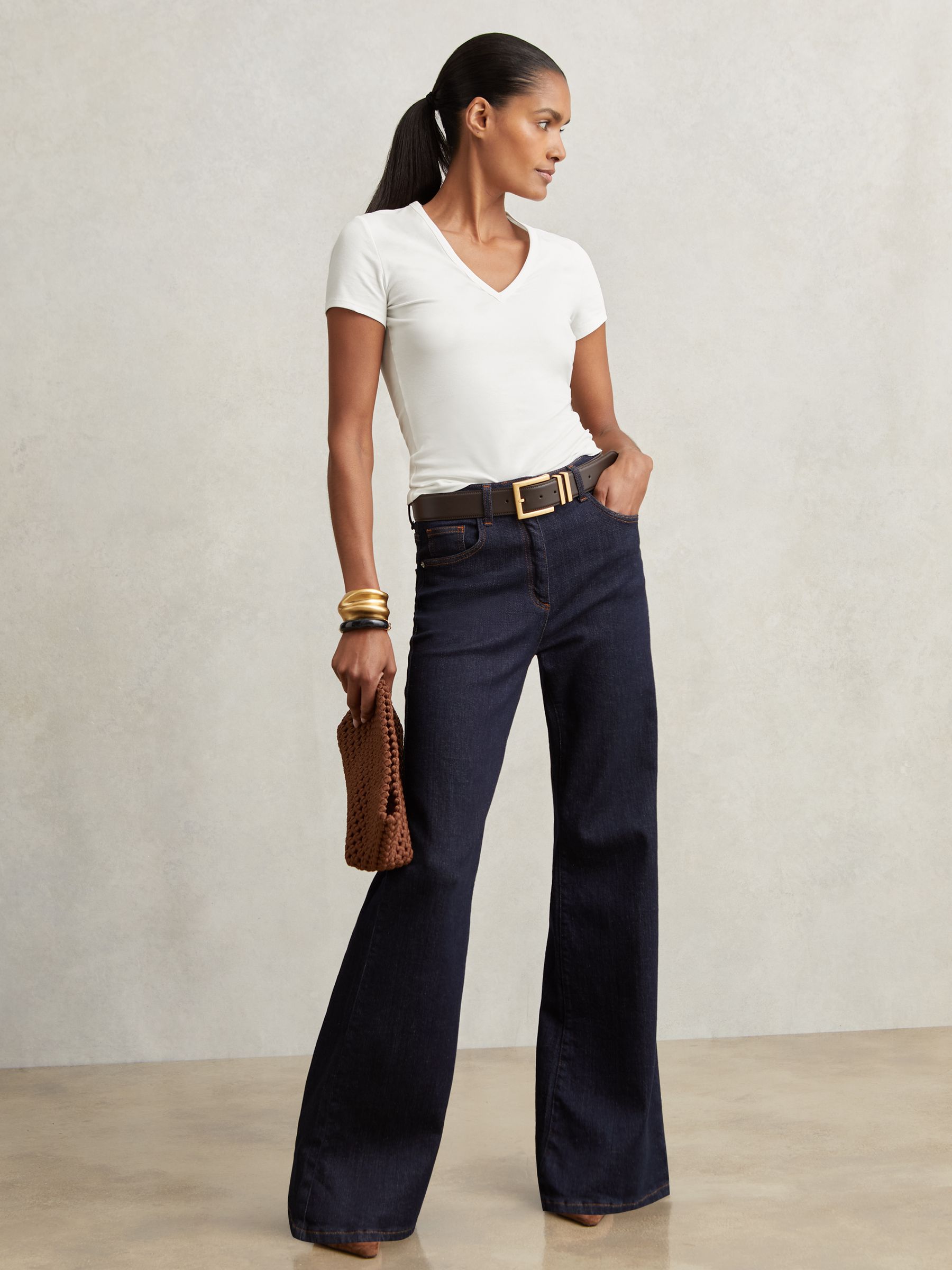 Stretch Cotton V-Neck T-Shirt in White