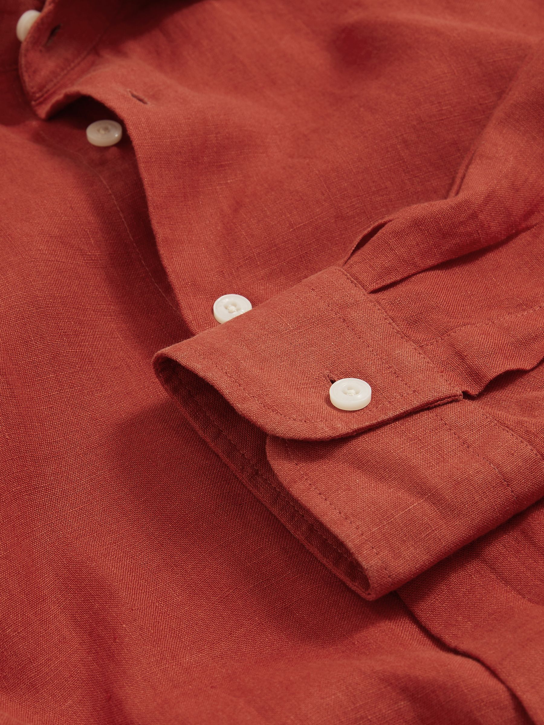 Linen Cutaway-Collar Shirt in Paprika Red