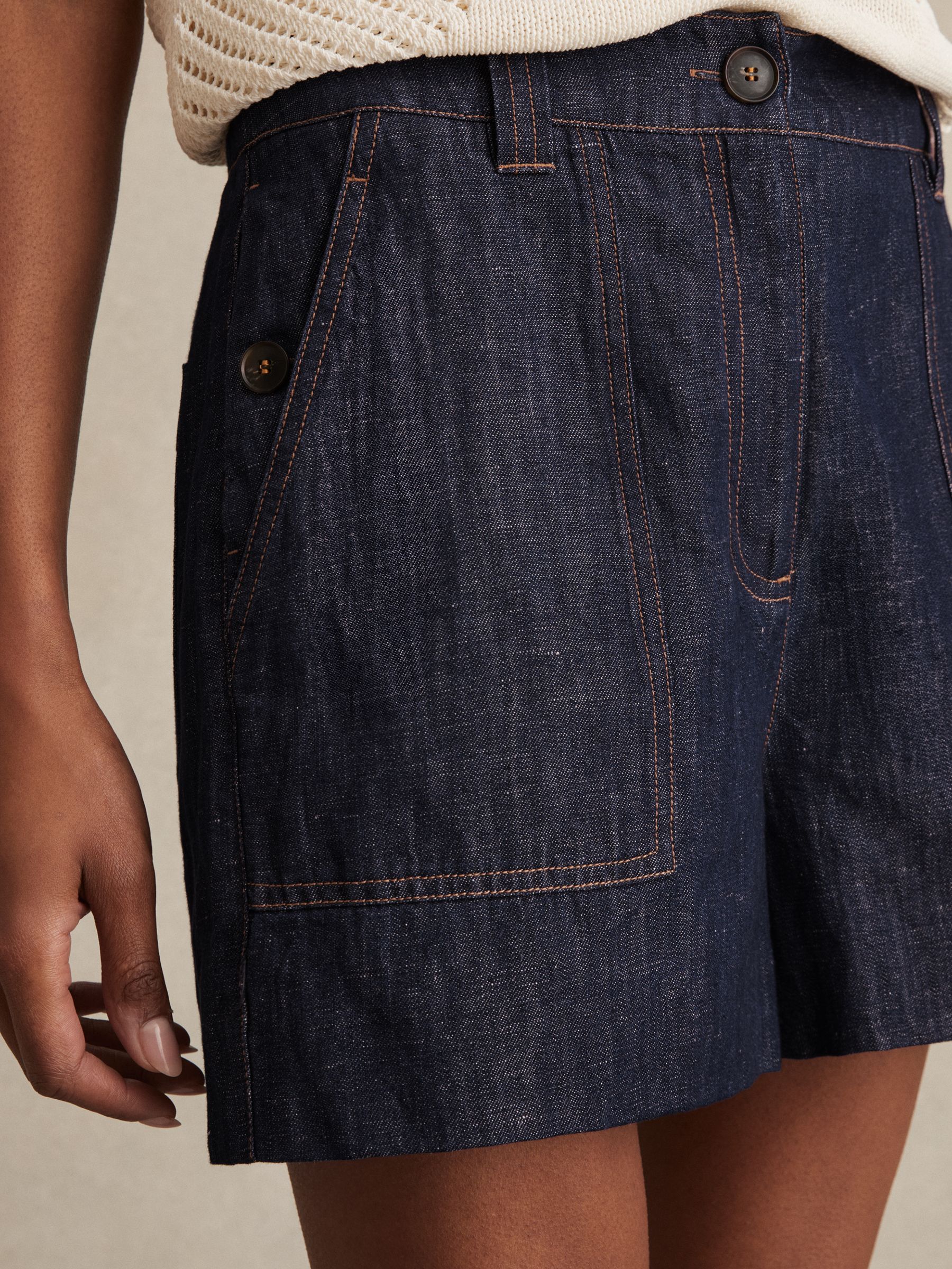 Linen Shorts in Indigo