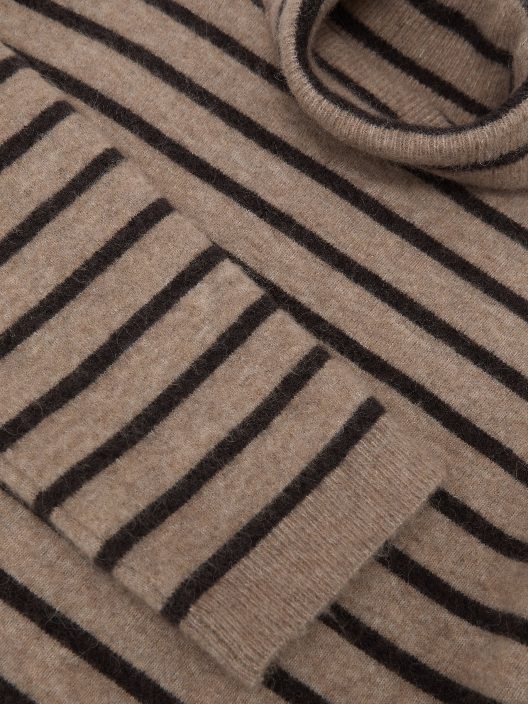 Jumper in Neutral/Chocolate Brown