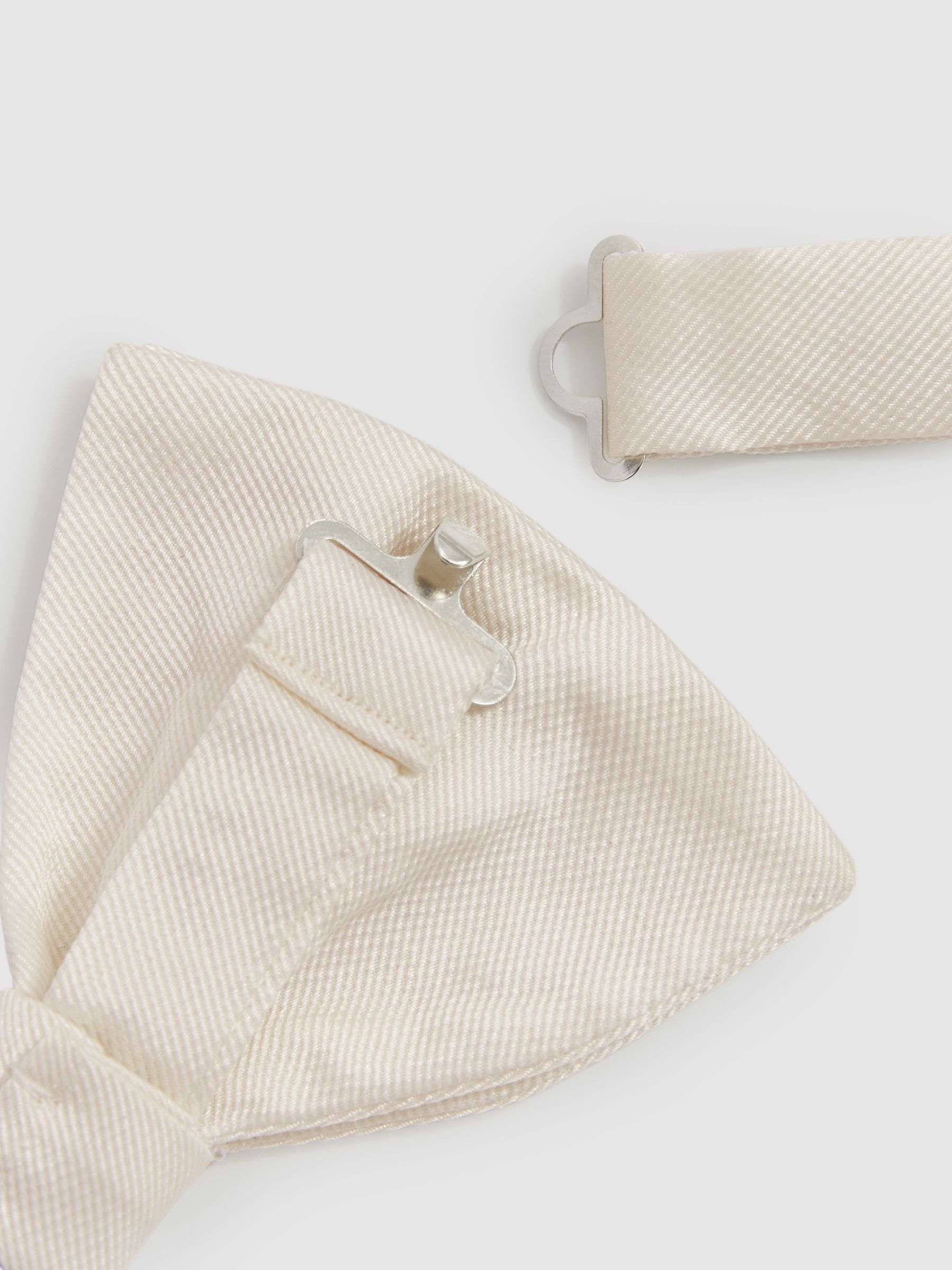 Grosgrain Silk Bow Tie in Ivory