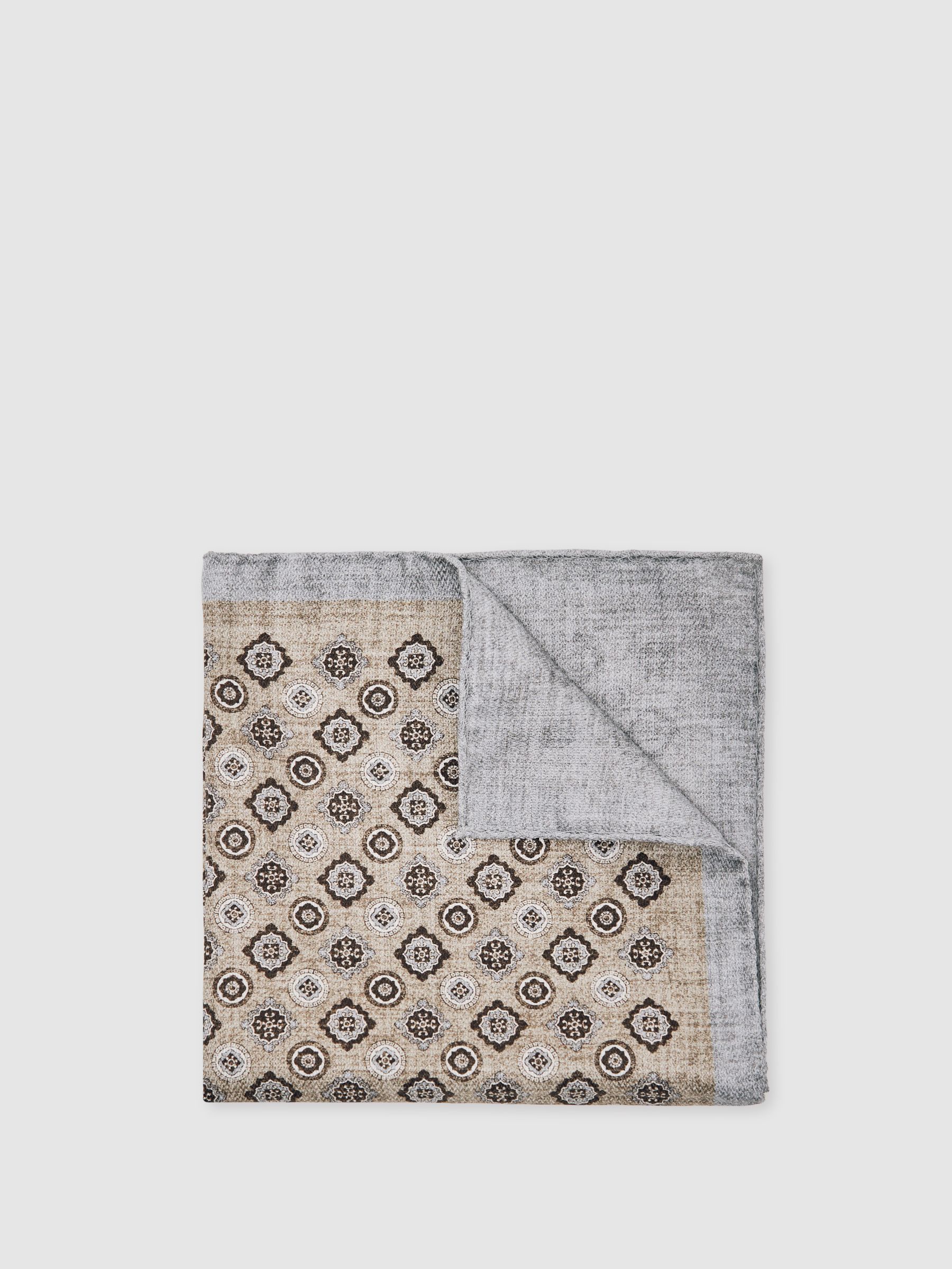 Silk Medallion-Print Pocket Square in Oatmeal Melange