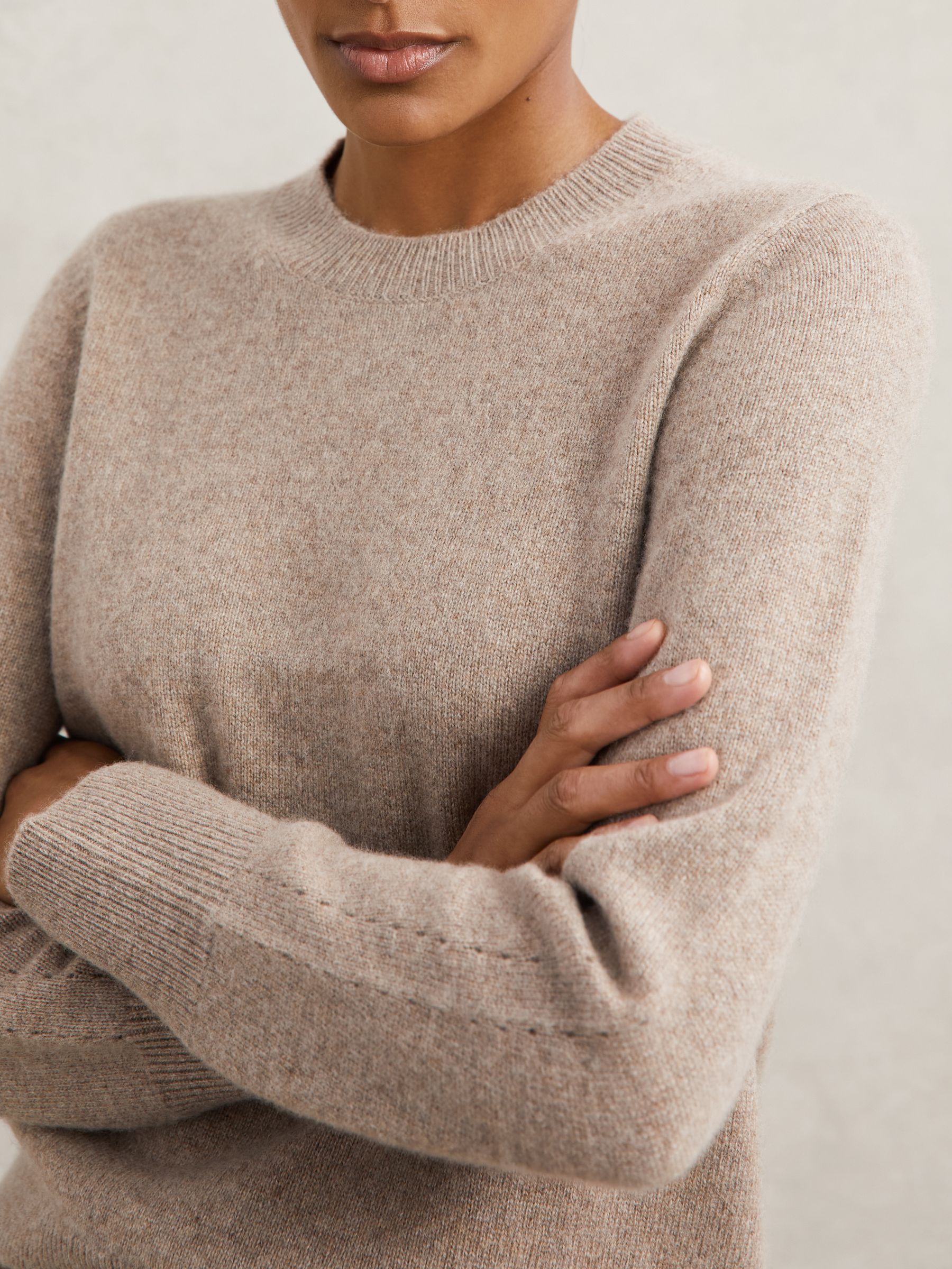 100% Cashmere Crew-Neck Jumper in Oatmeal Neutral