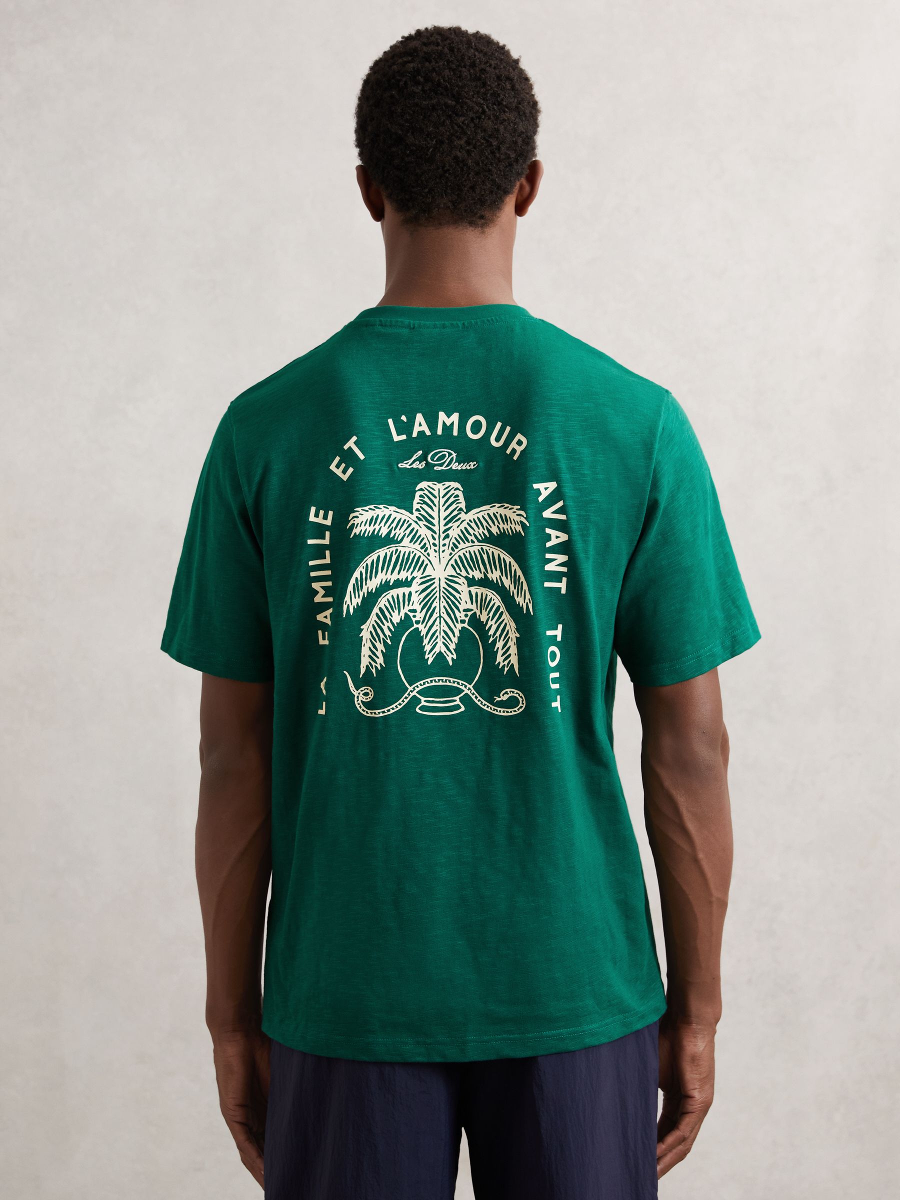 Les Deux Cotton Graphic-Print T-Shirt in Evergreen