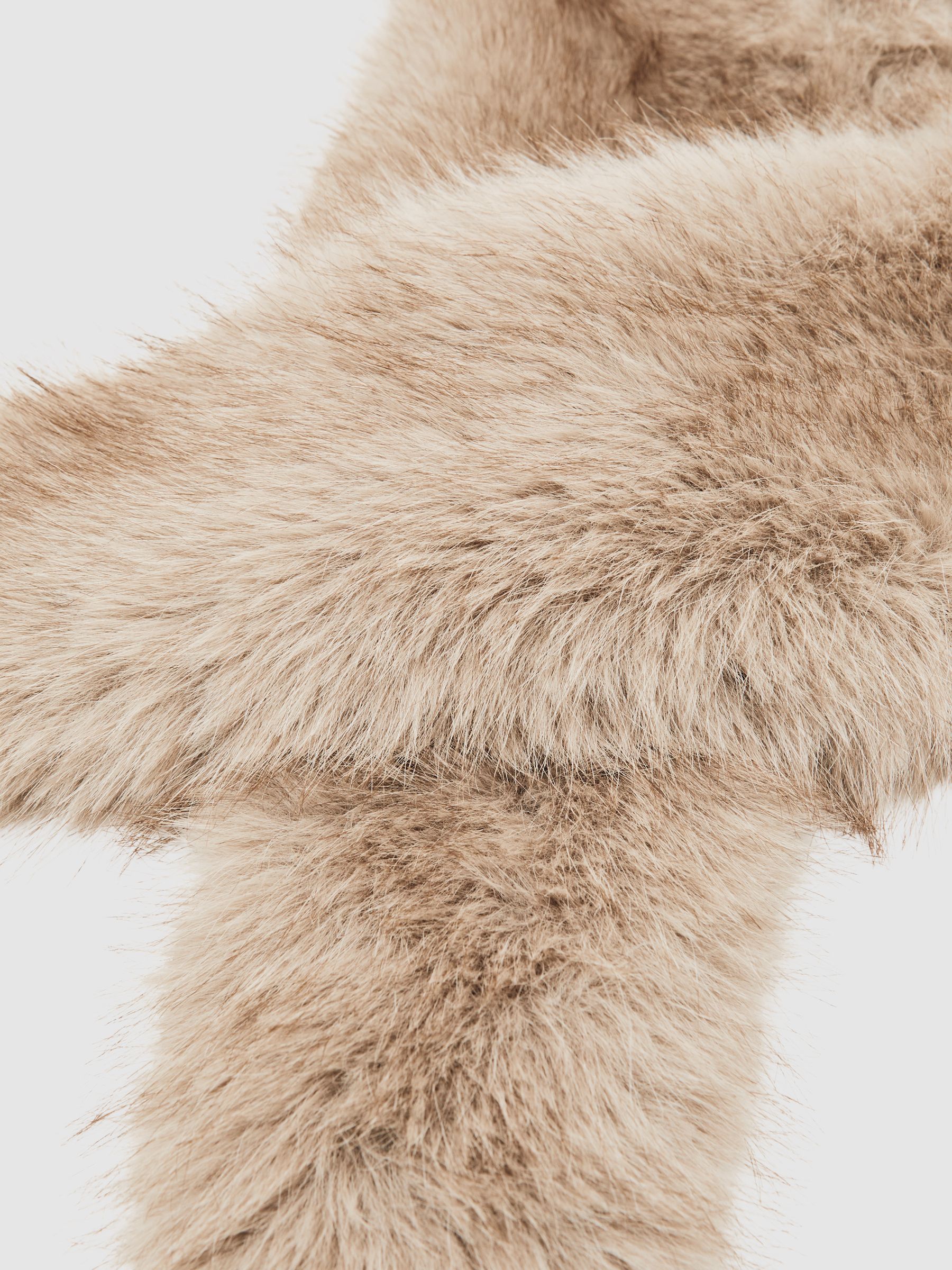 Faux-Fur Collar in Neutral