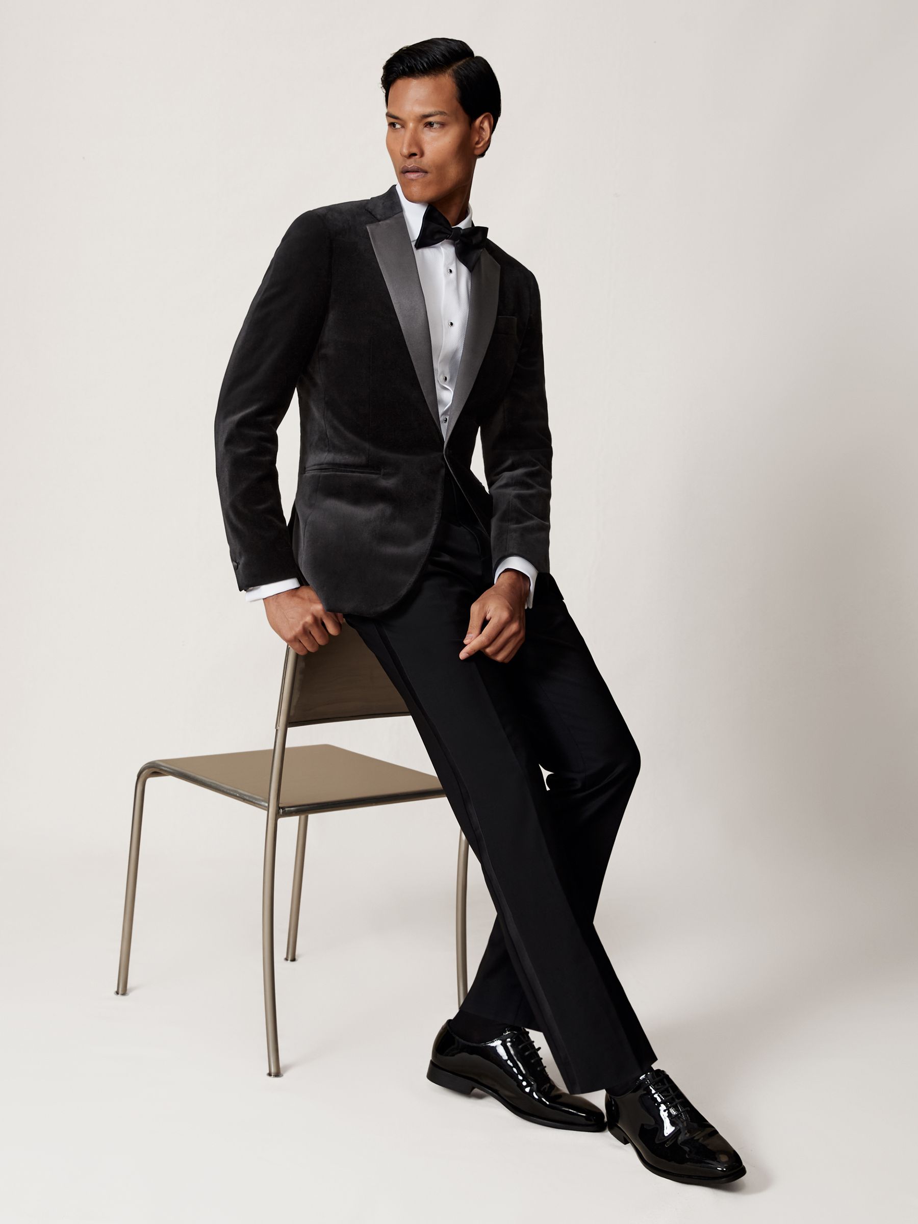 Velvet Single-Breasted Blazer Tailored Fit in Black