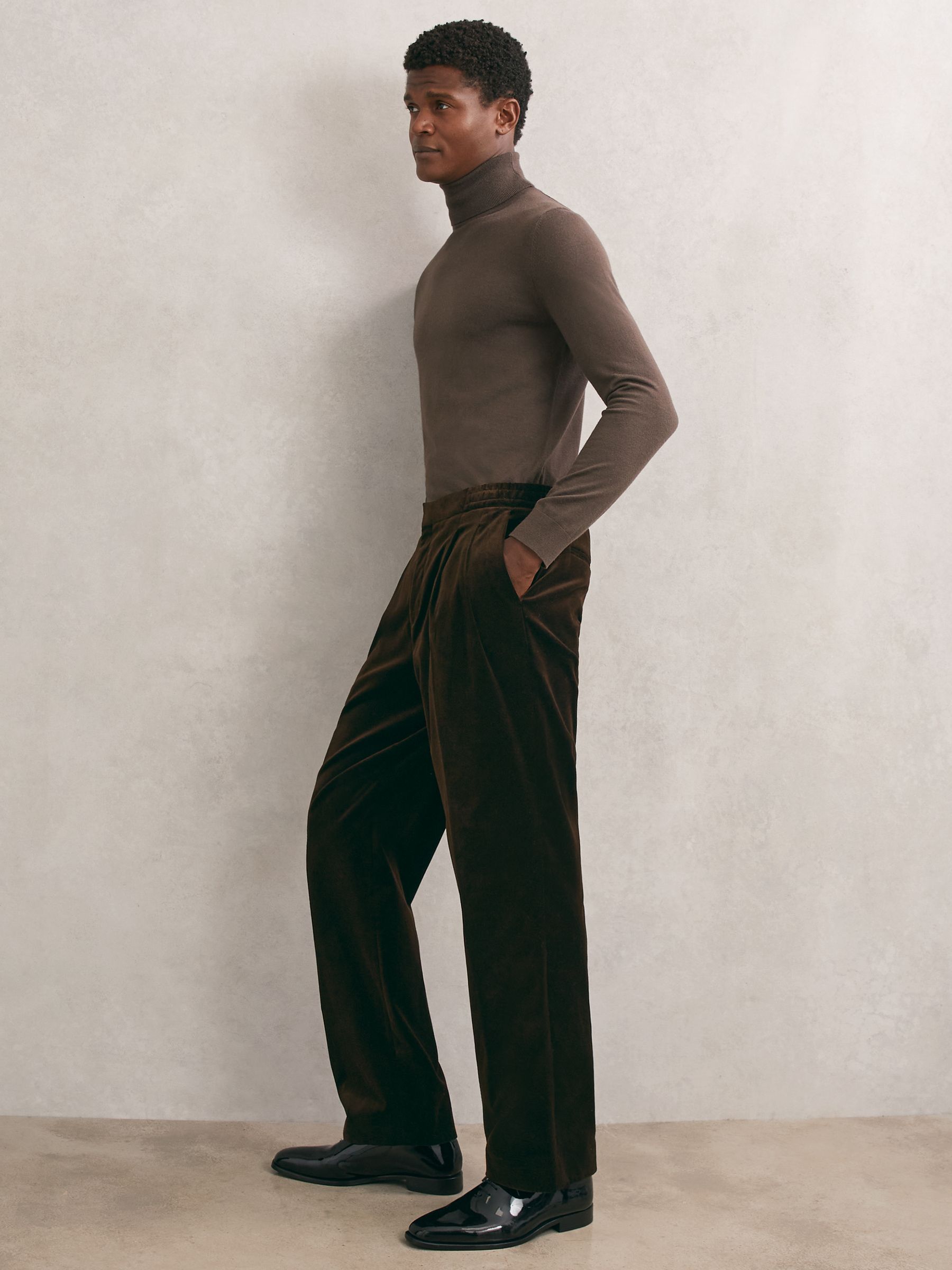 Wide-Leg Relaxed-Fit Velvet Trousers in Brown