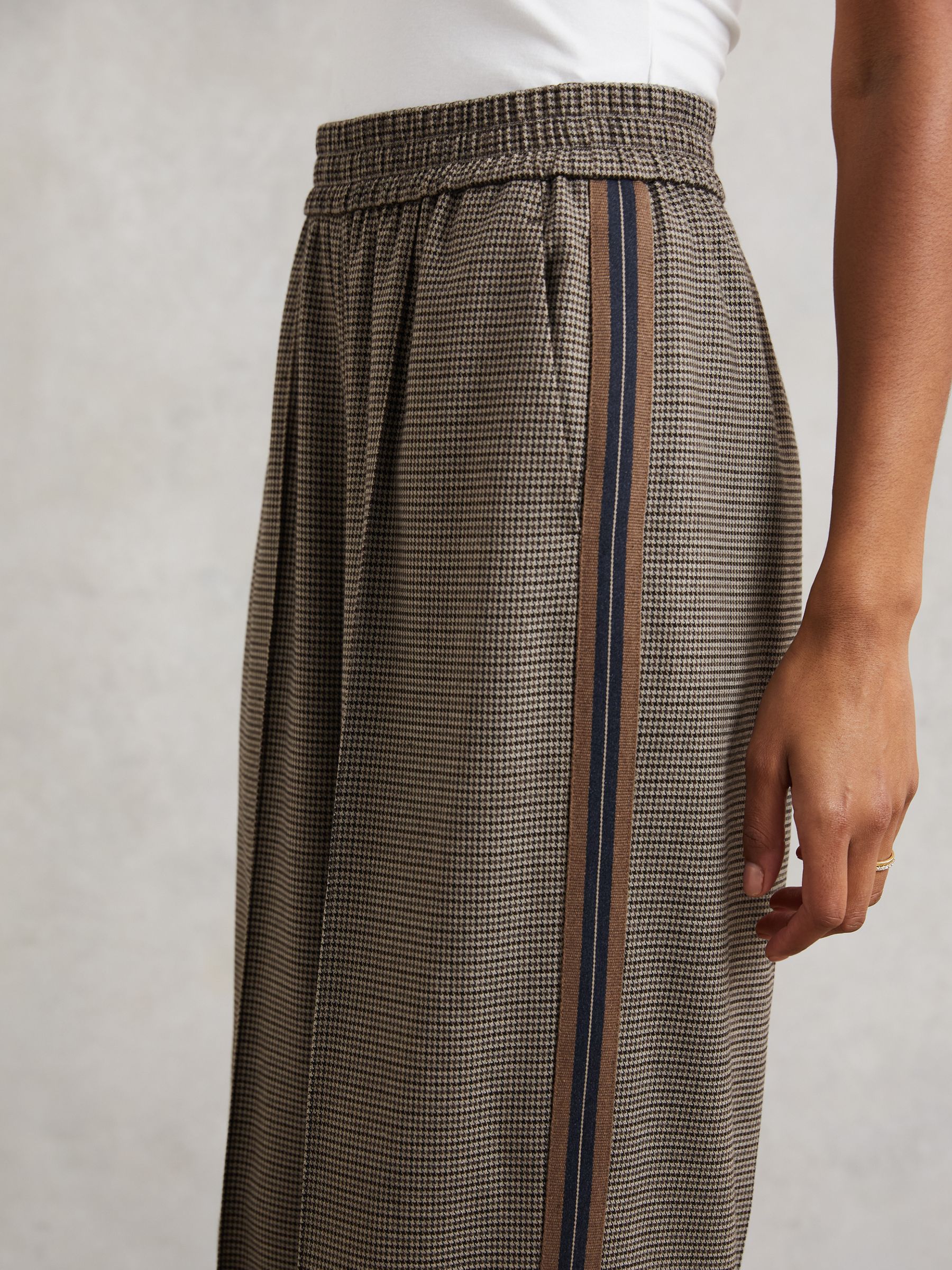 Petite Side-Stripe Wide-Leg Check Trousers in Neutral Check