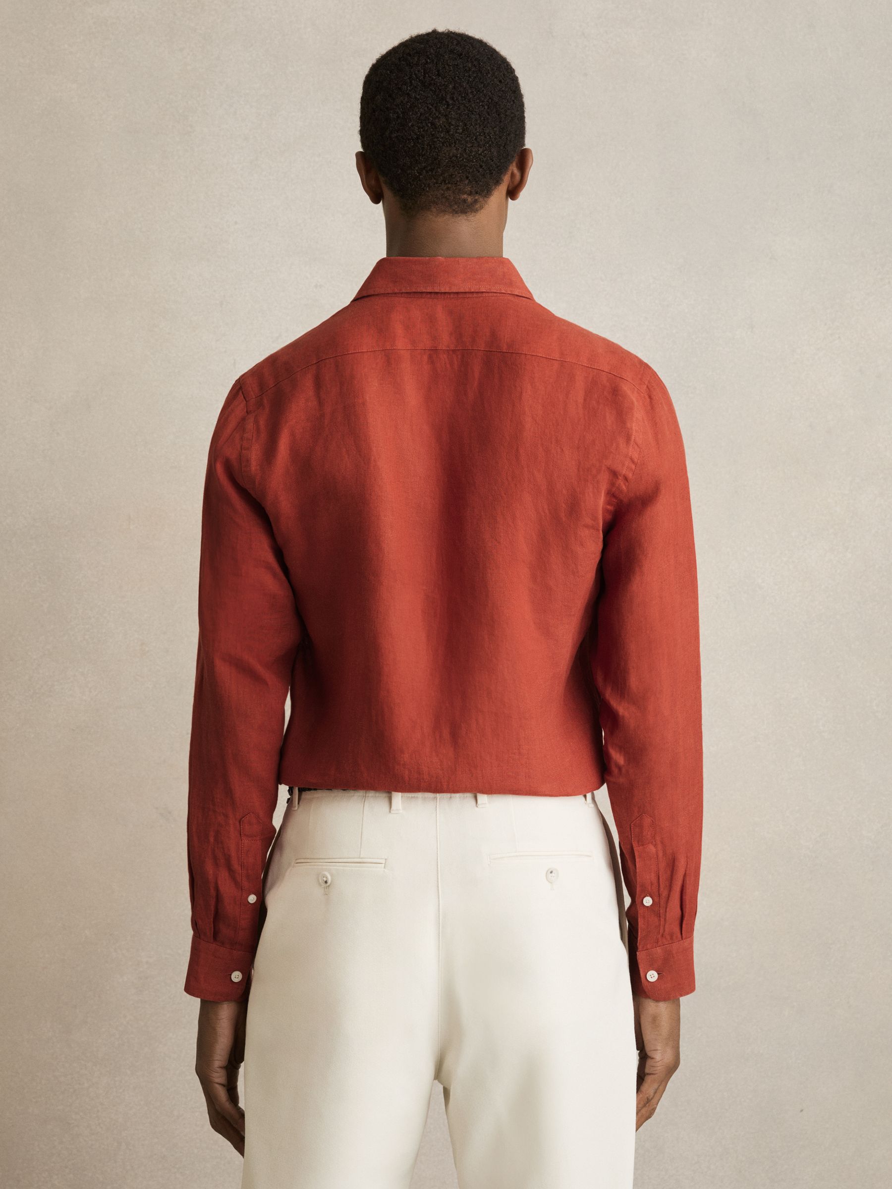 Linen Cutaway-Collar Shirt in Paprika Red