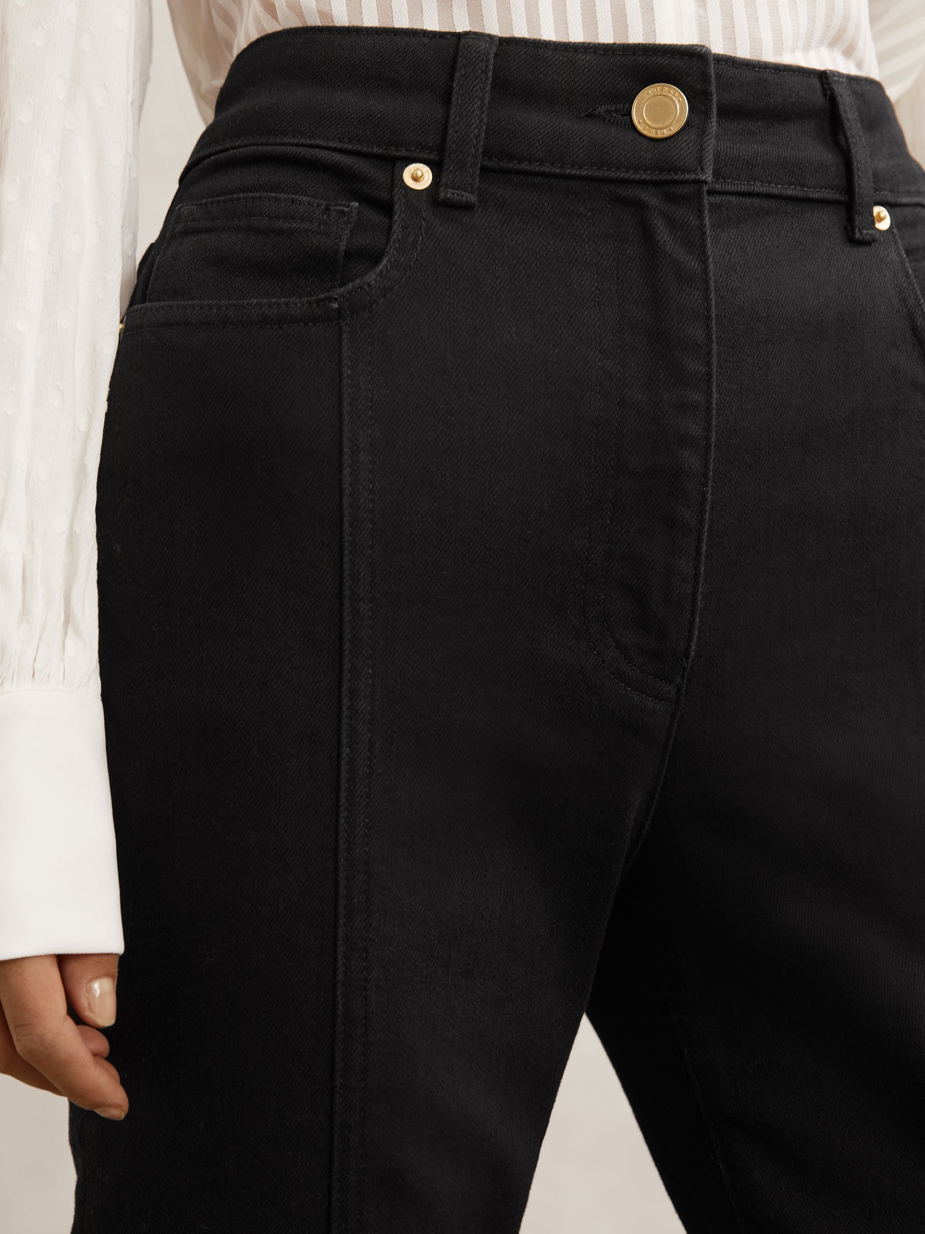 Flared Seam-Detail Jeans in Black