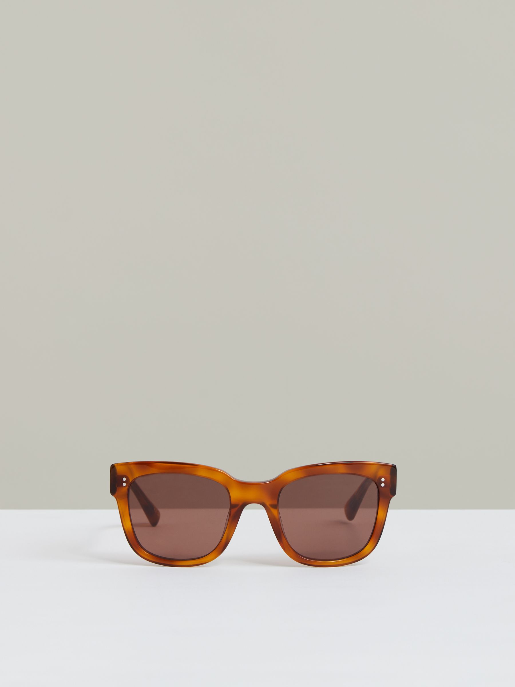 MESSYWEEKEND Square Frame Sunglasses in Black