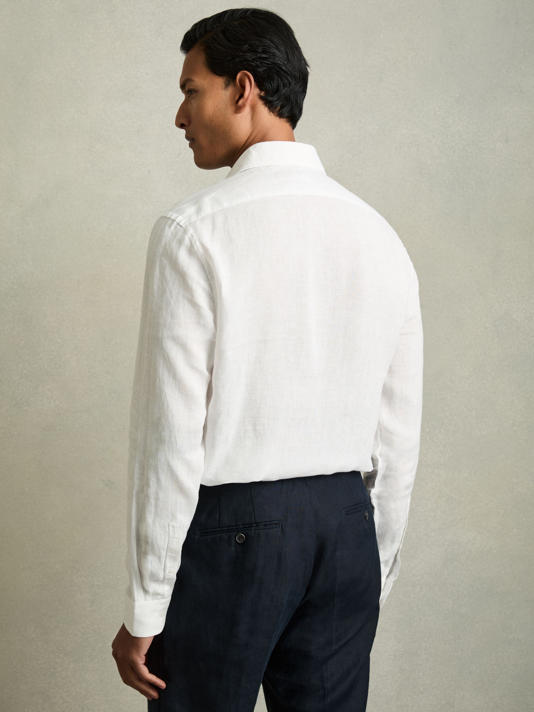 Linen Cutaway-Collar Shirt in White