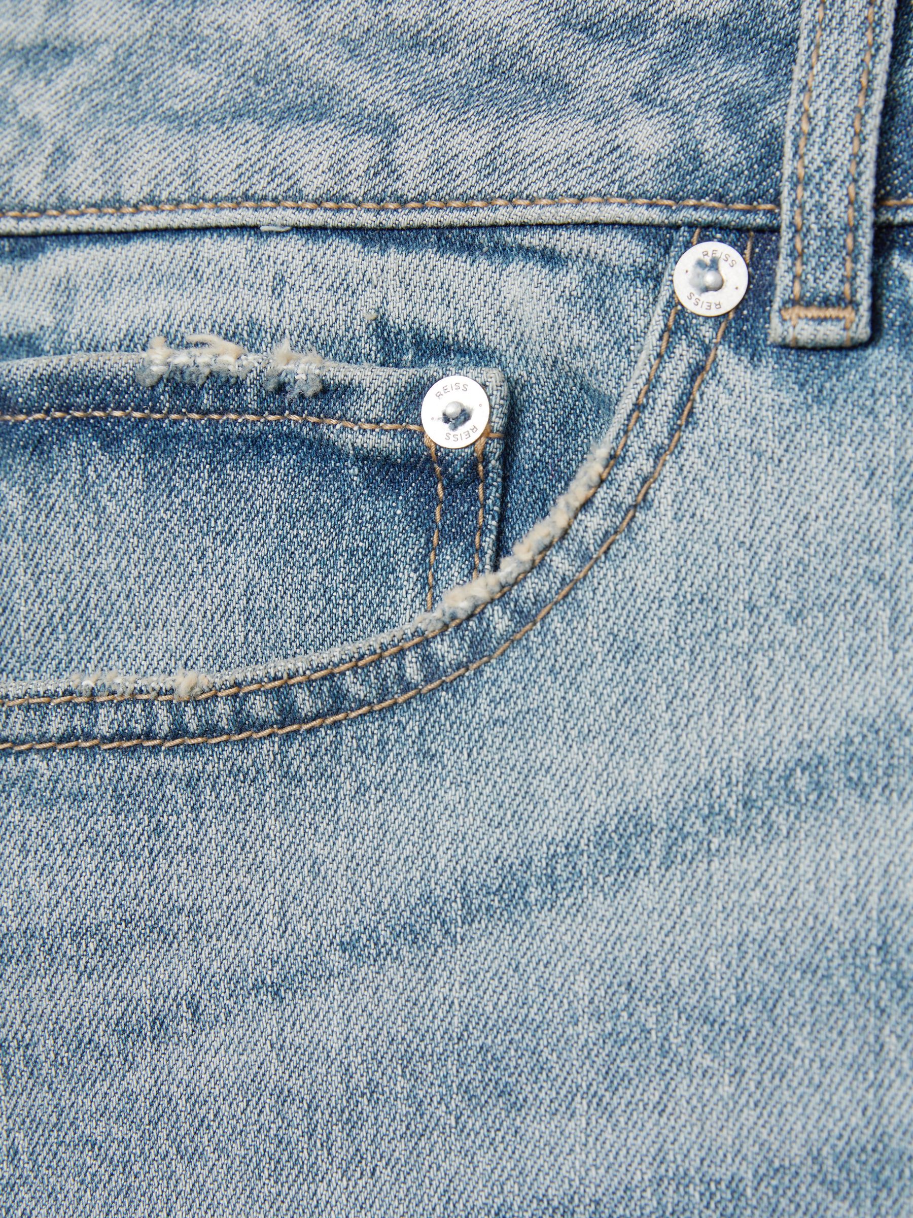 Relaxed-Fit Cropped Jeans in Light Blue Wash