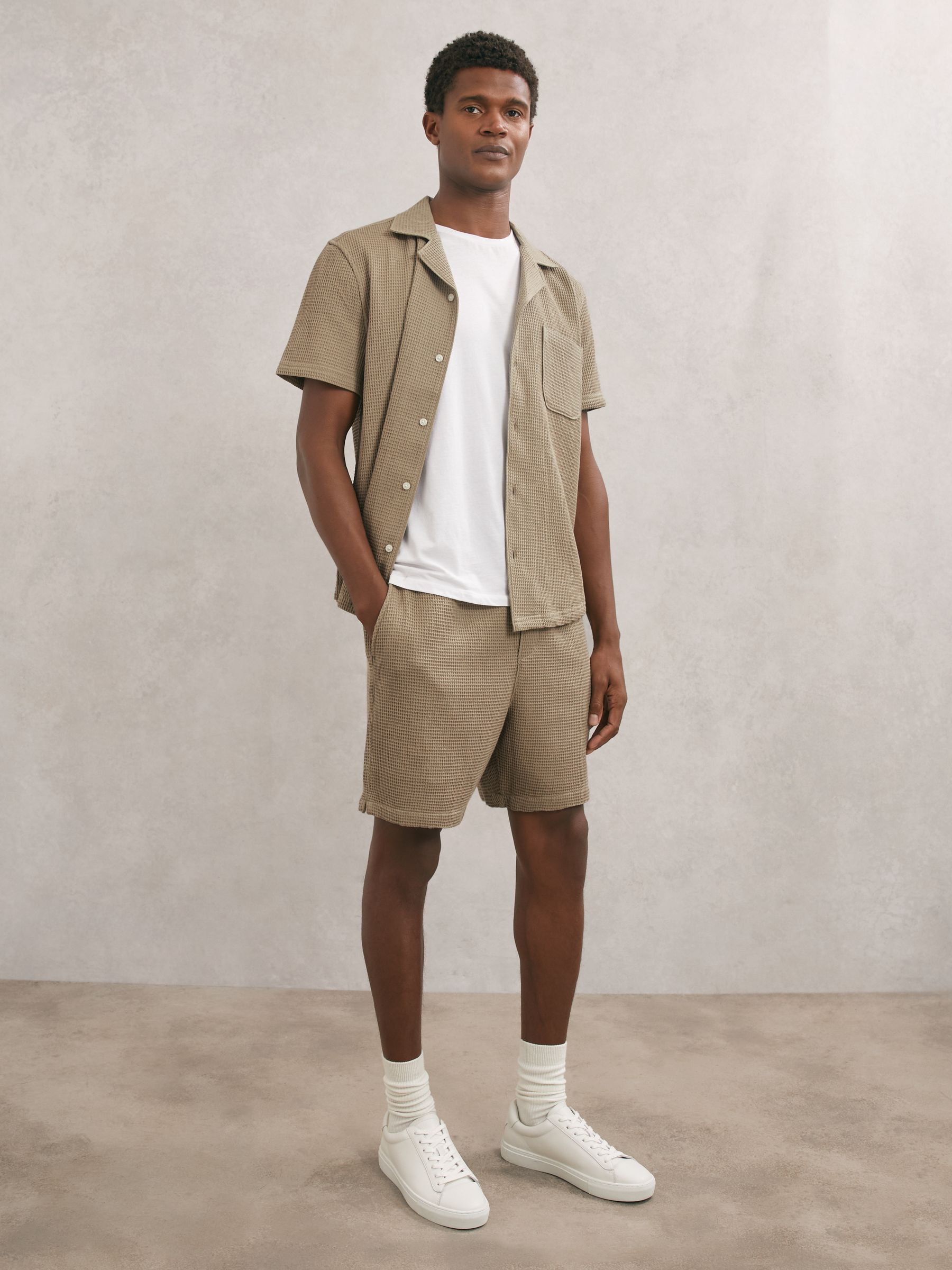 Paige Chalmers Shorts in Light Brown