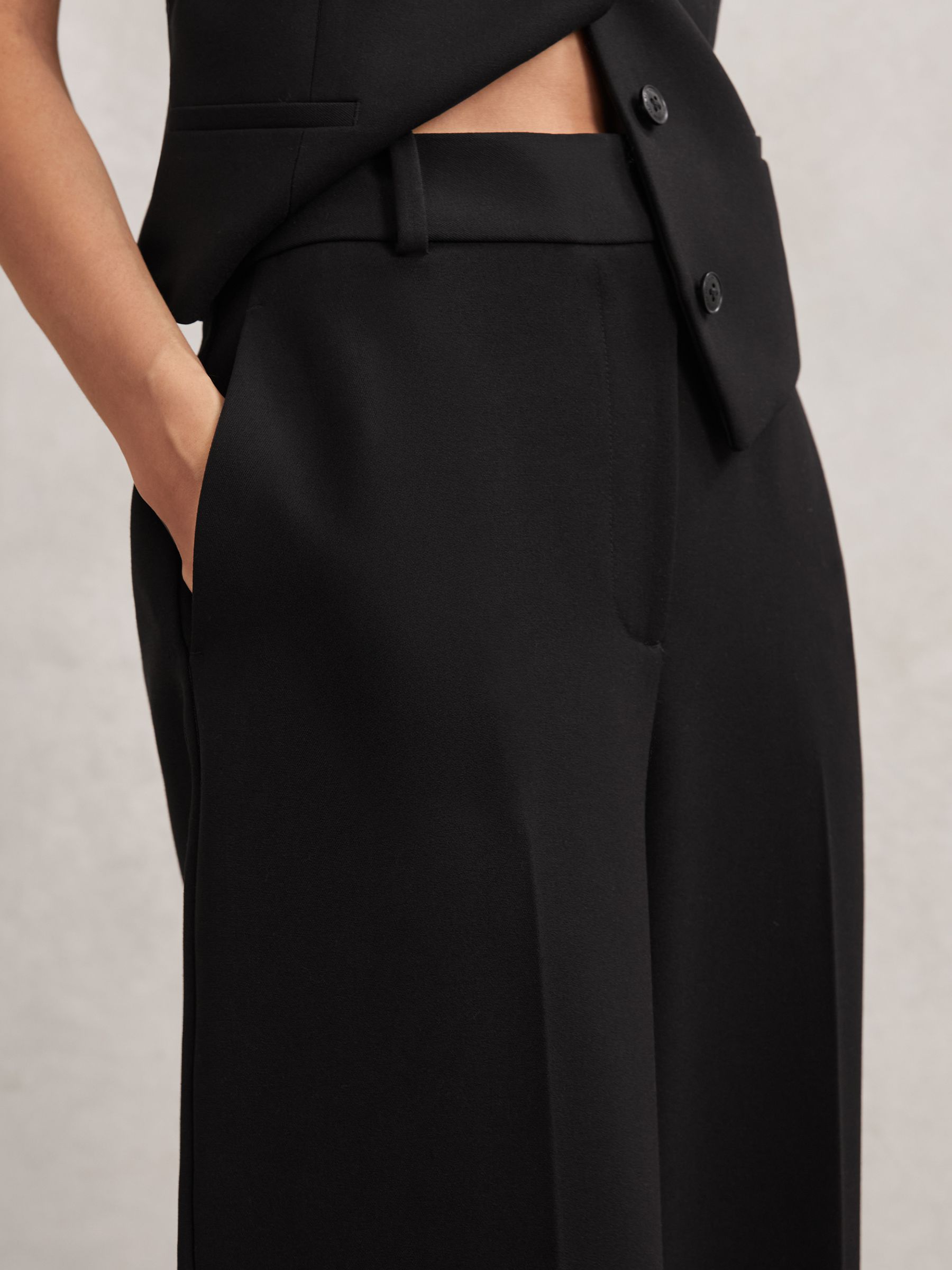 Wide-Leg Suit Trousers in Black