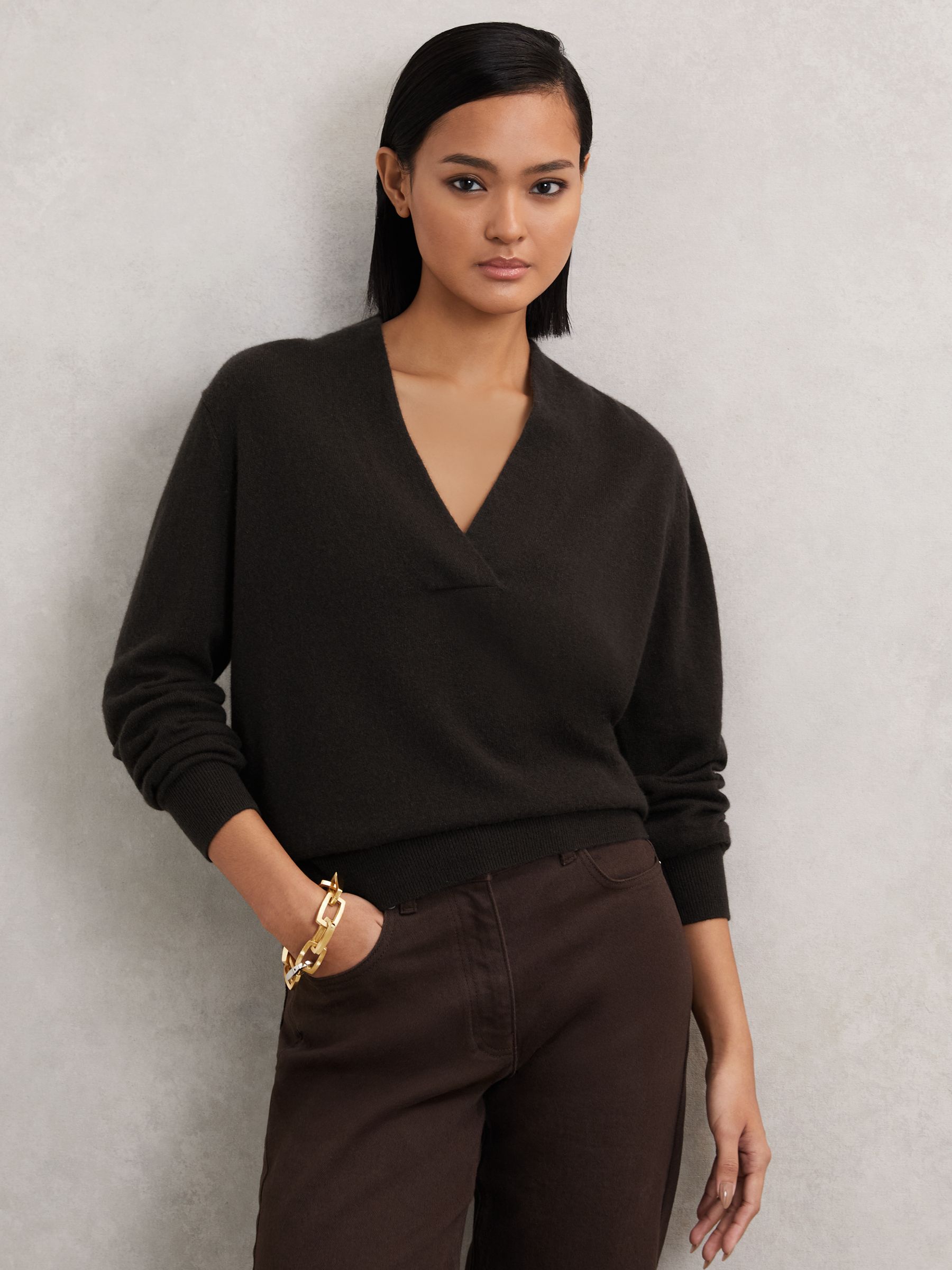 Cashmere V-Neck Jumper in Chocolate Brown
