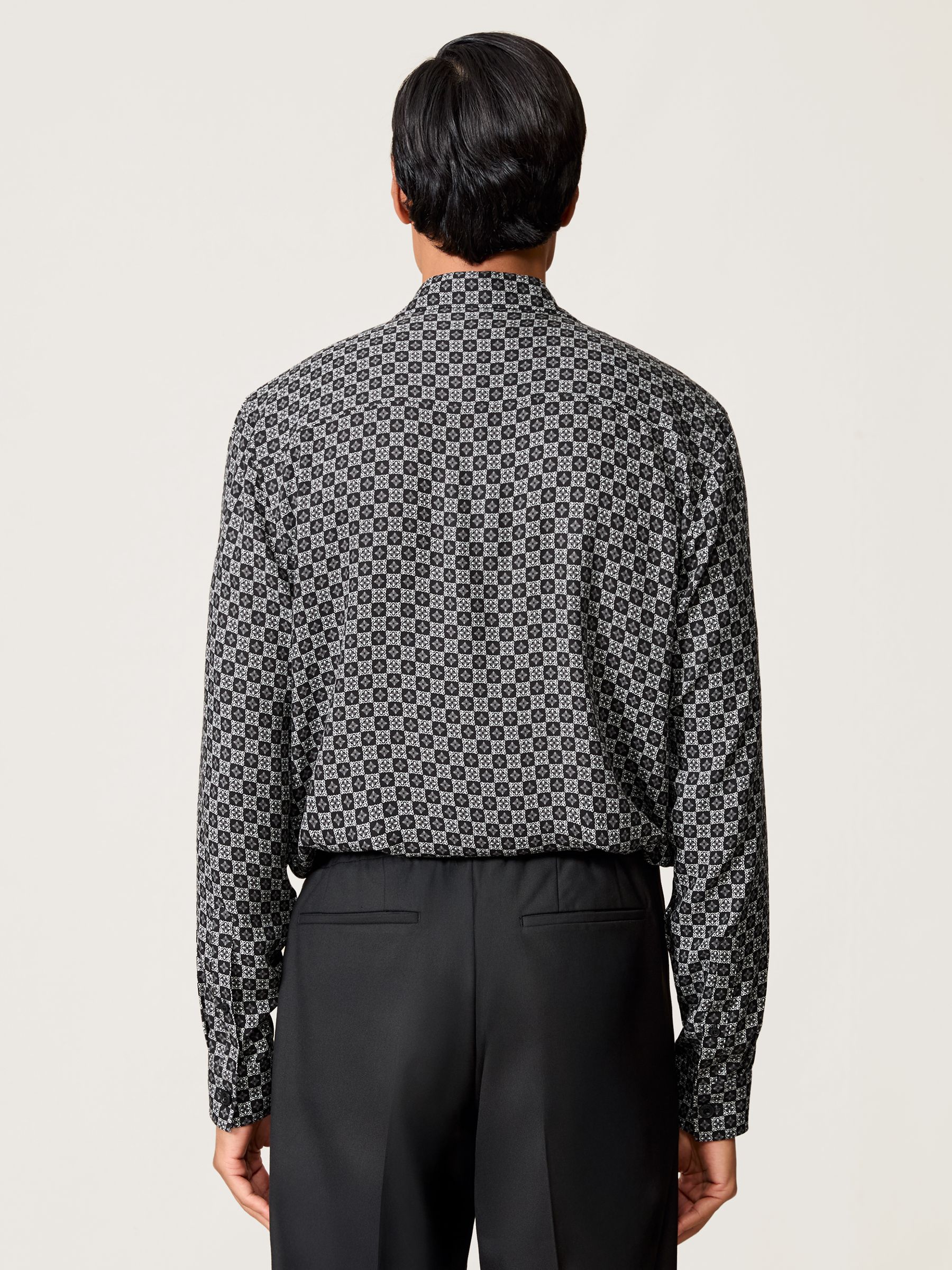 Medallion-Print Long-Sleeve Shirt in Black
