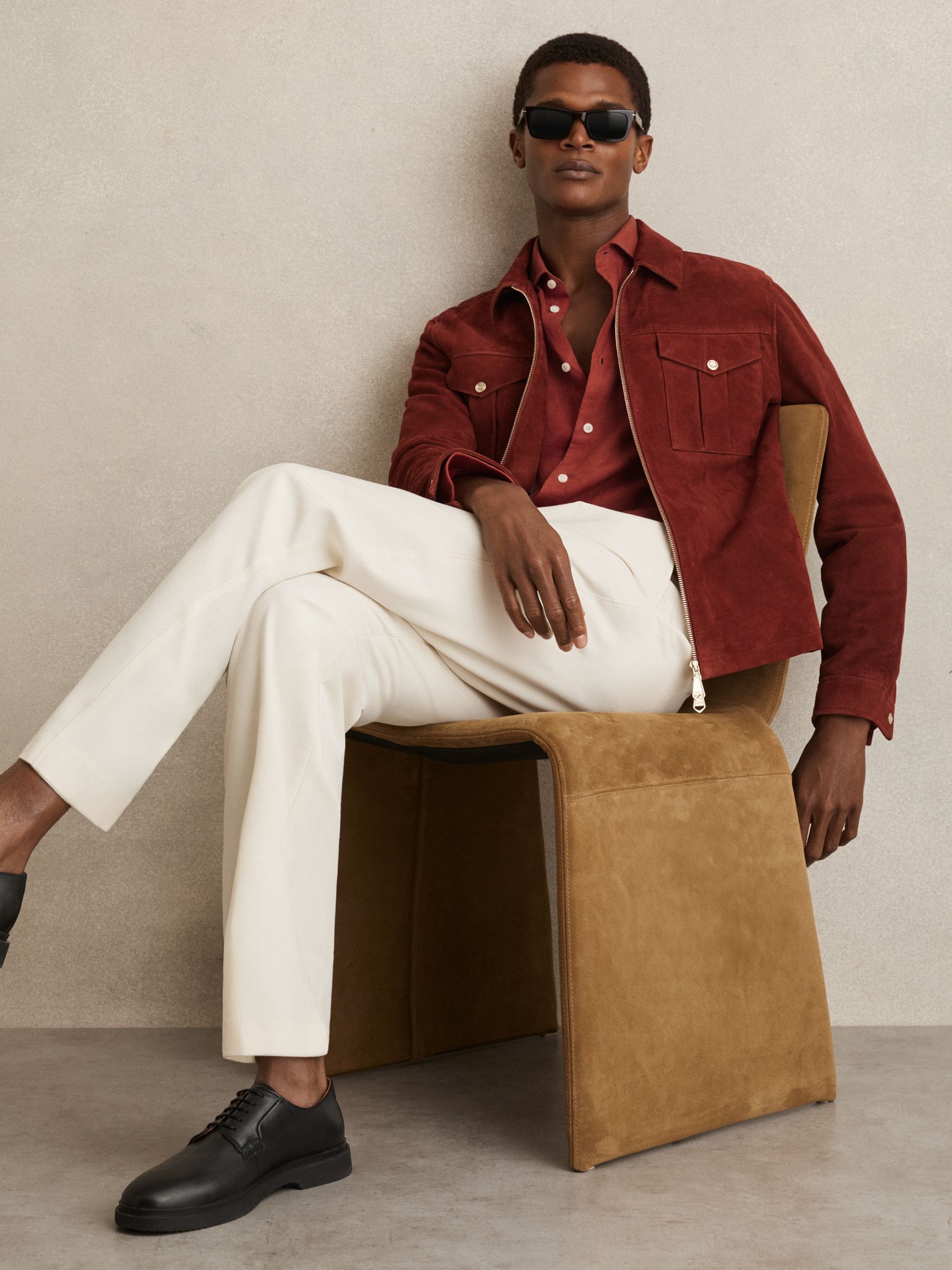 Linen Cutaway-Collar Shirt in Paprika Red