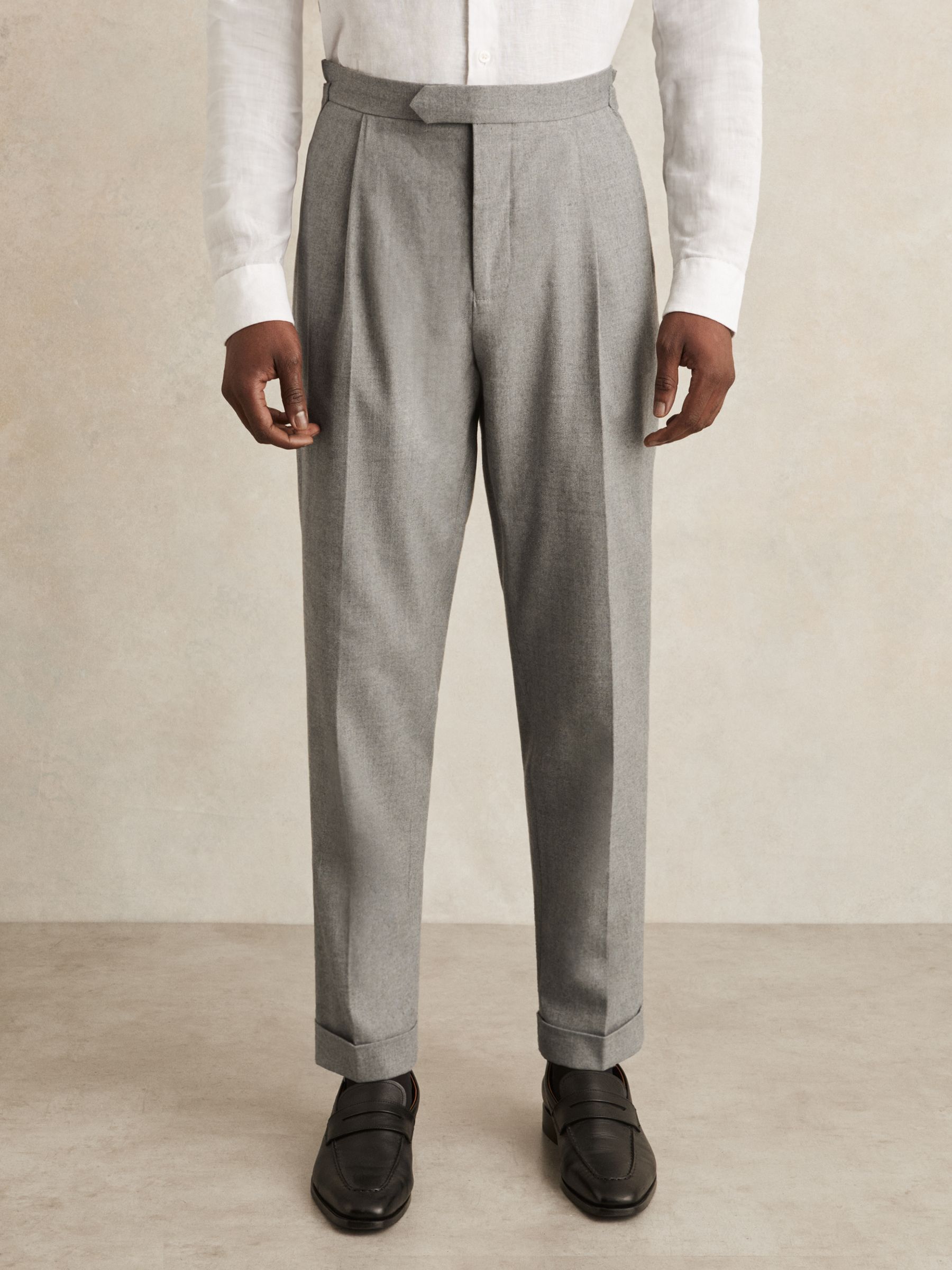 Tailored-Fit Herringbone Trousers in Grey