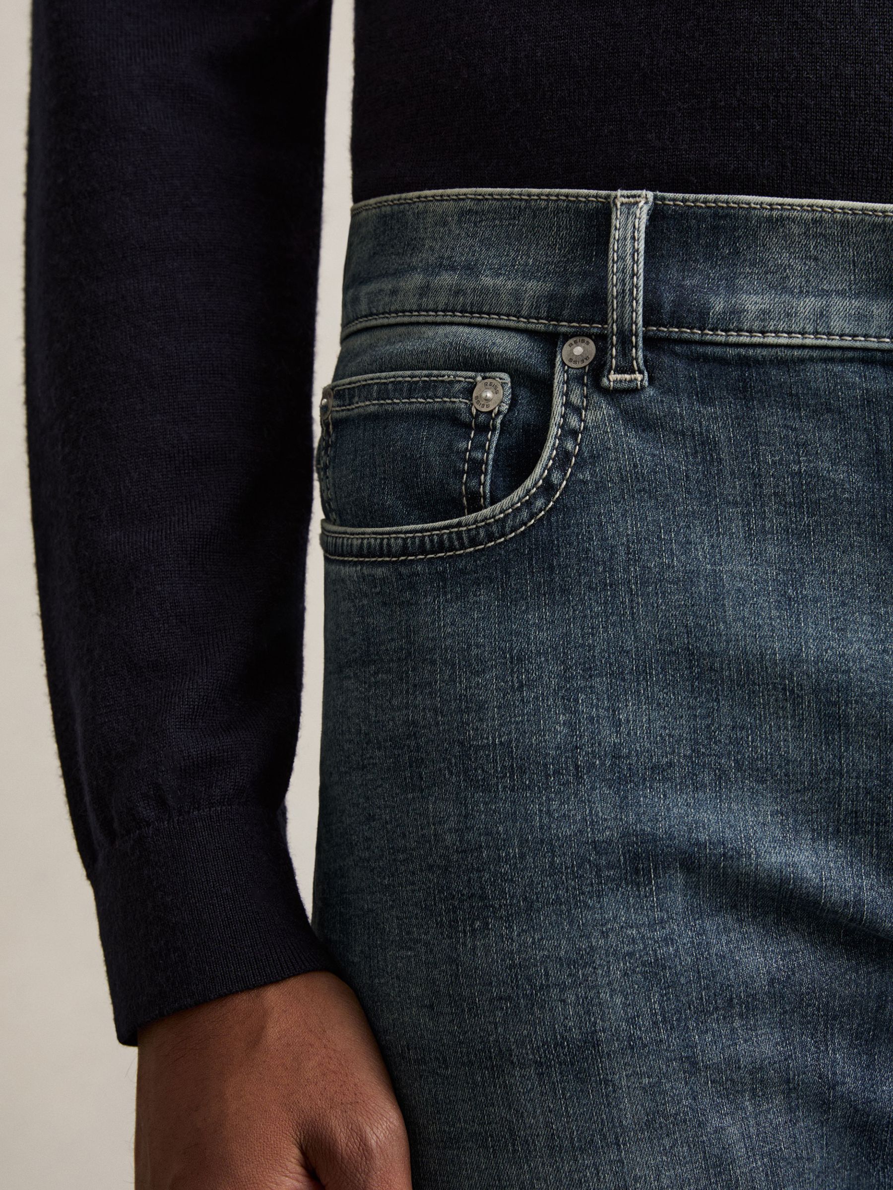 Skinny-Fit Jeans in Washed Indigo Grey Cast