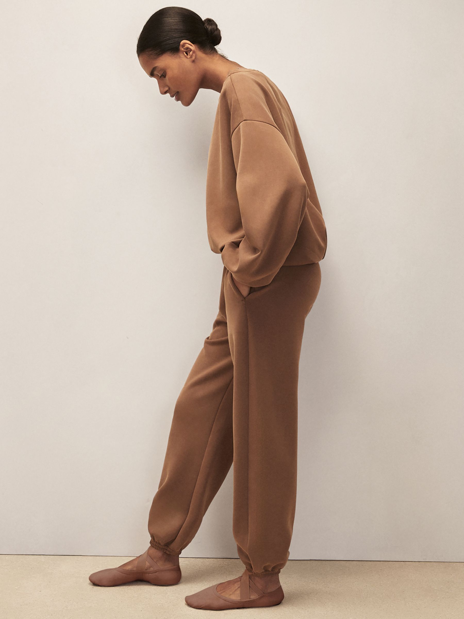 Reiss | Royal Ballet Balloon Joggers in Taupe Brown