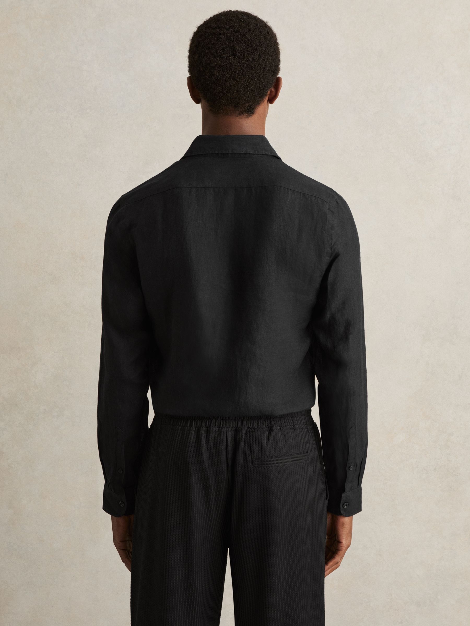 Linen Cutaway-Collar Shirt in Black
