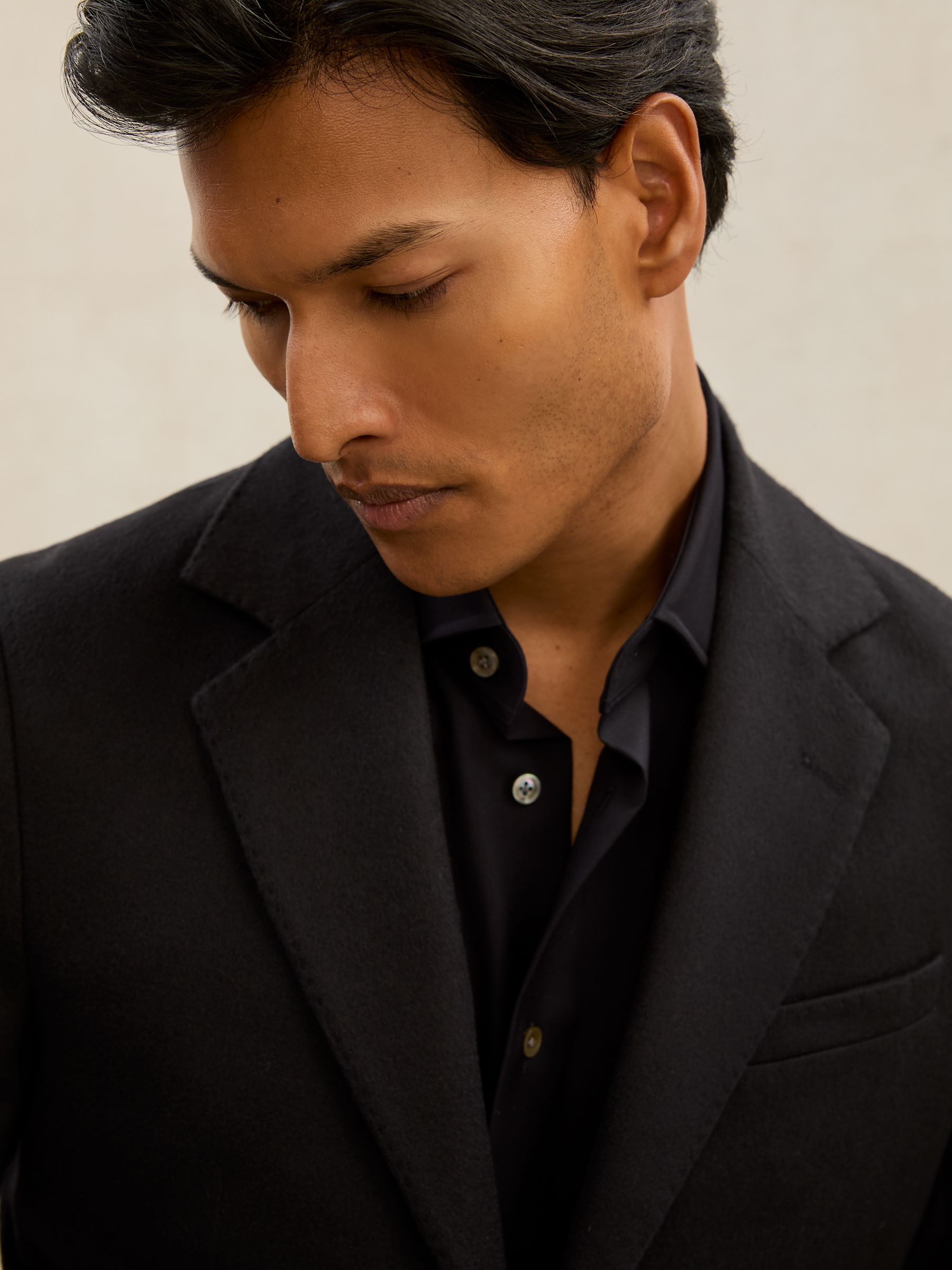 Atelier Cashmere Single-Breasted Blazer Tailored-Fit in Navy