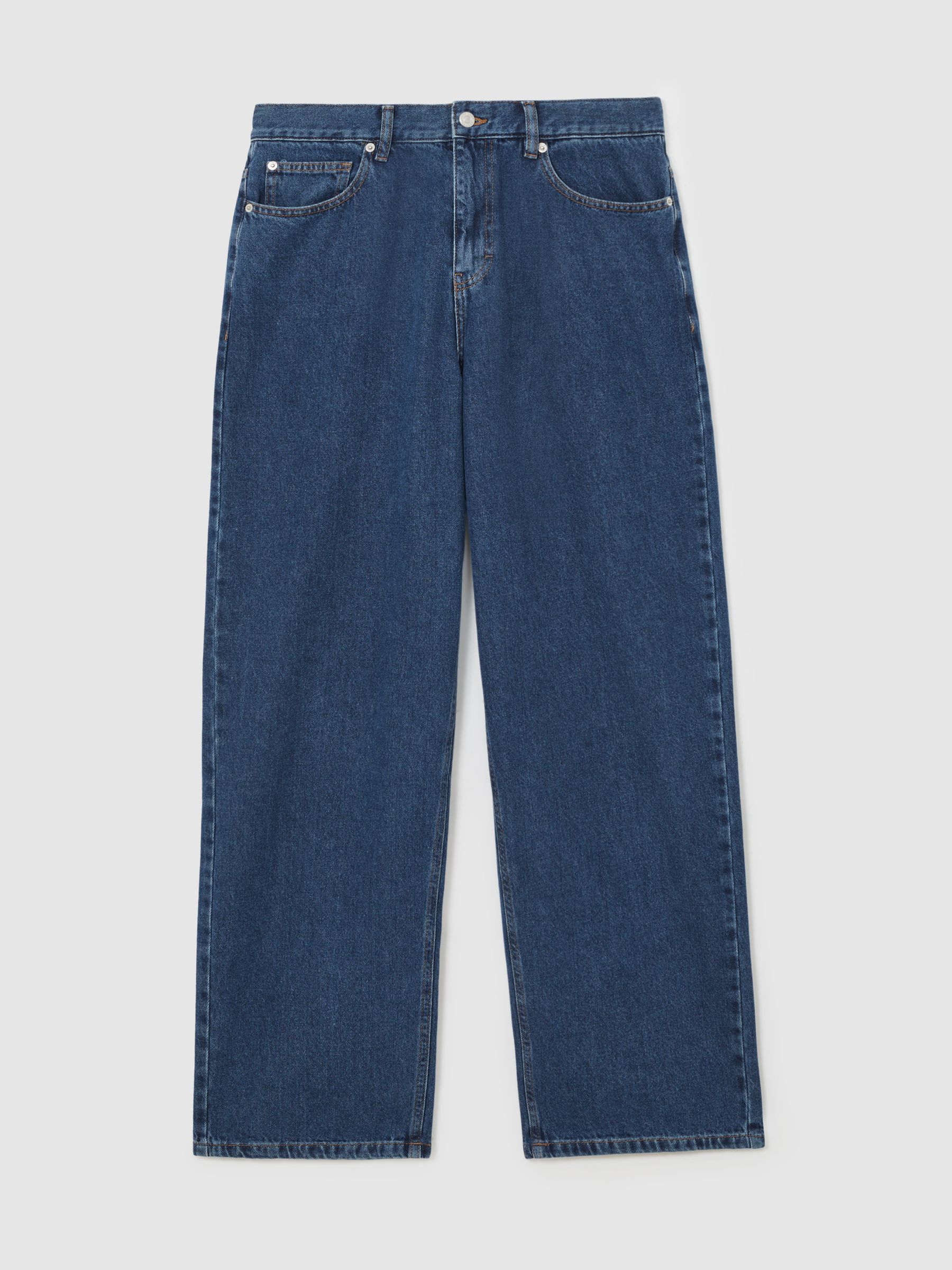 Jeans in Medium Indigo Wash