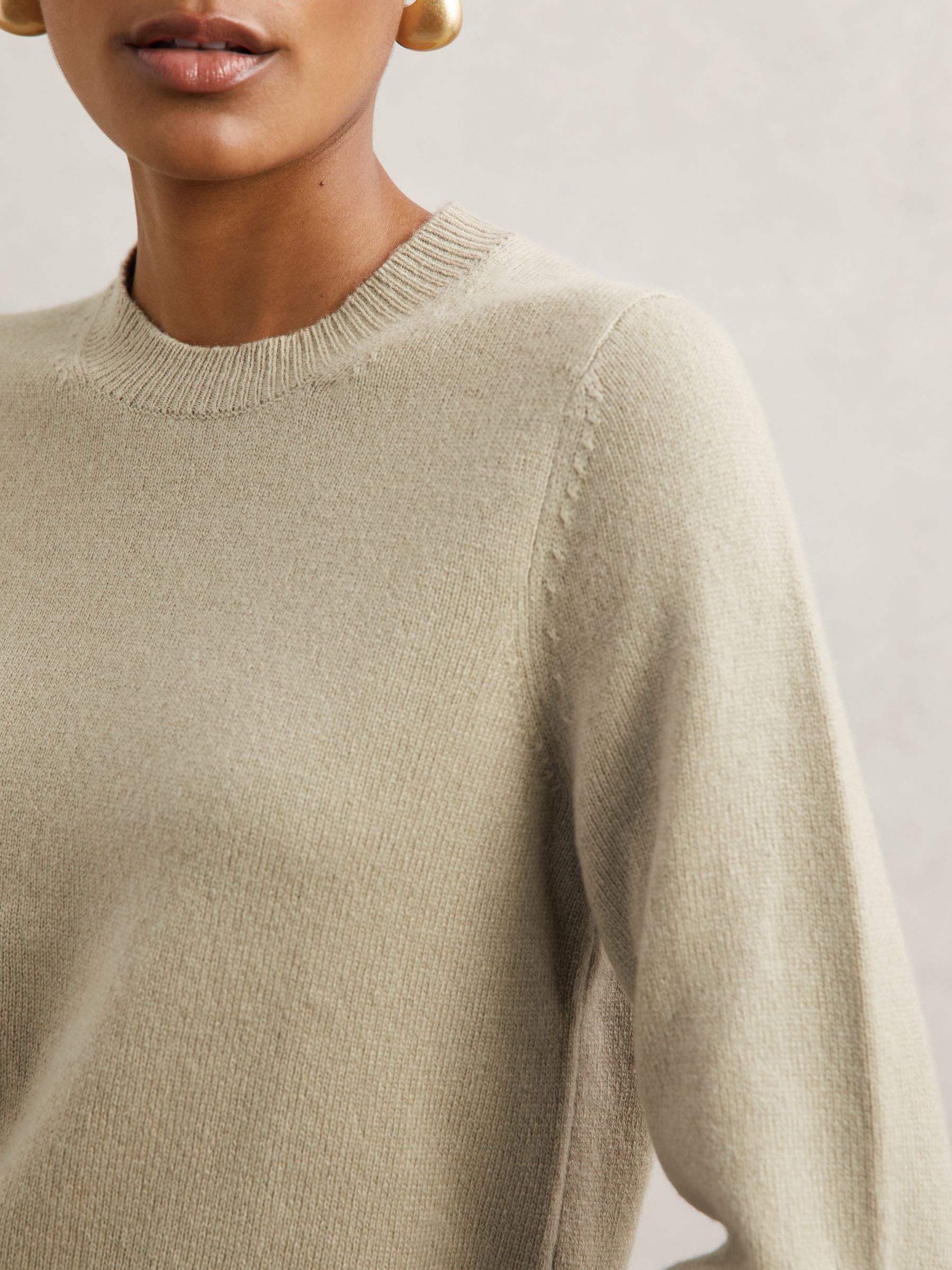 100% Cashmere Crew-Neck Jumper in Sage Green