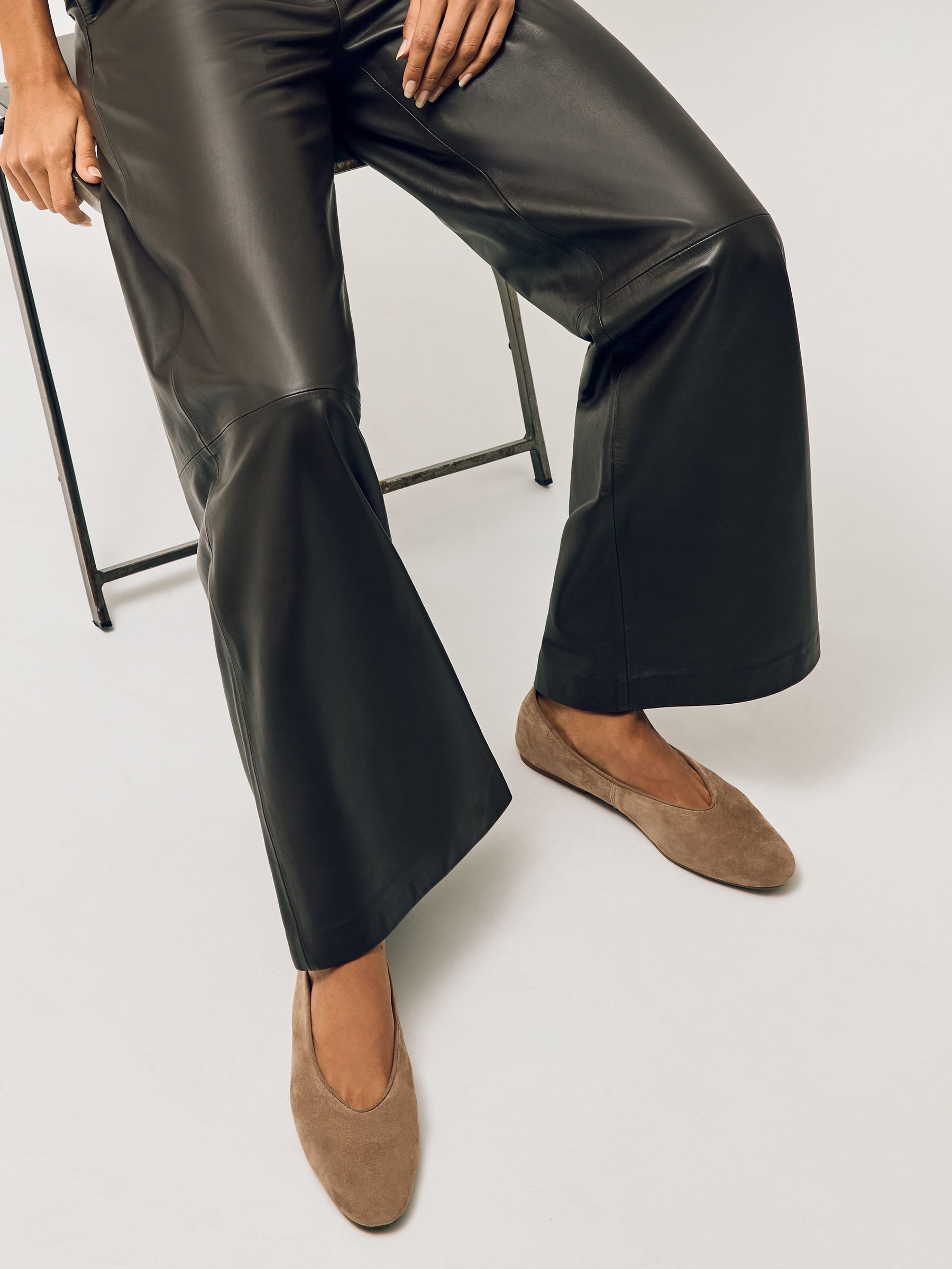 Leather Rounded-Point Toe Ballet Flats in Taupe