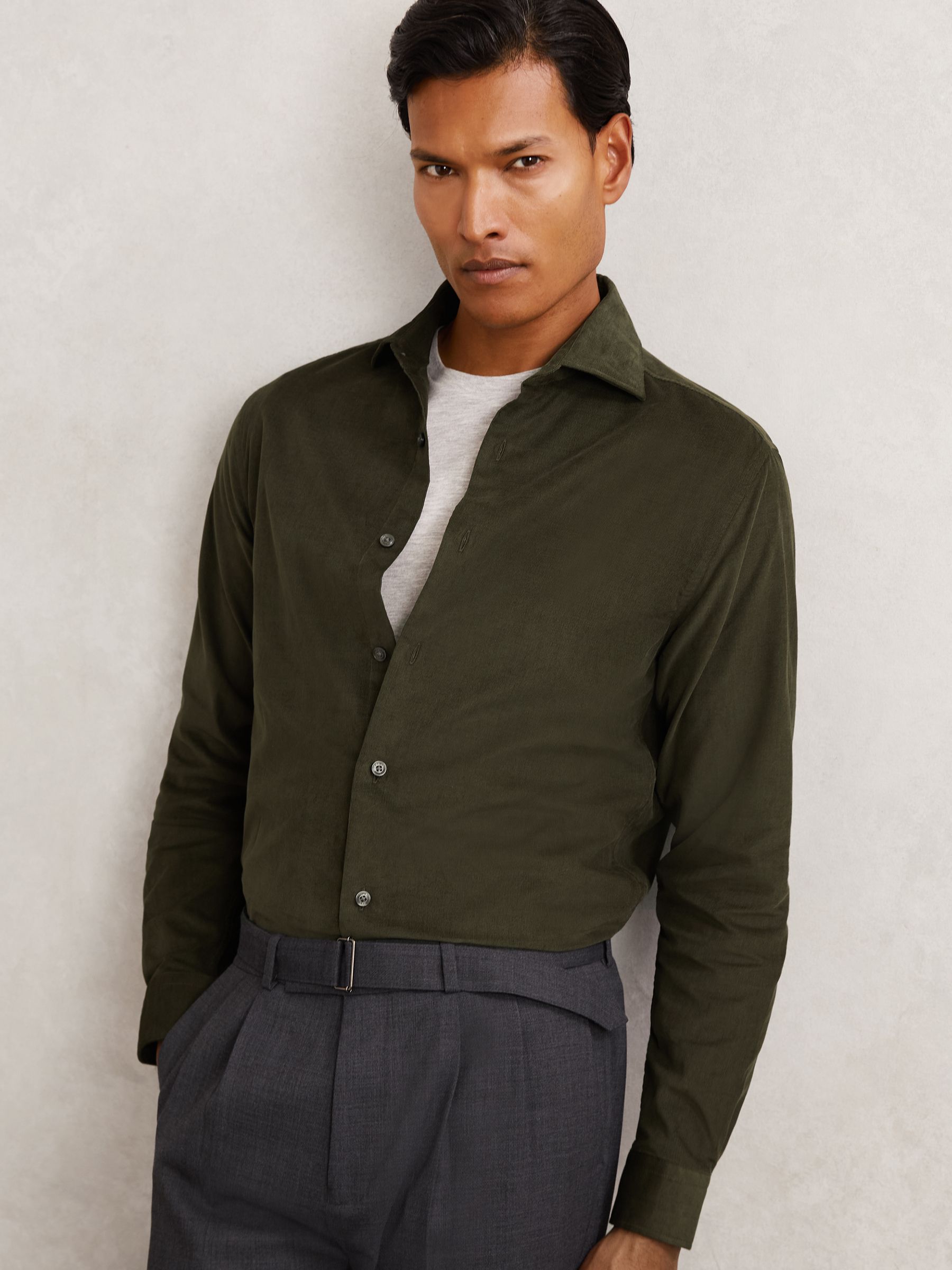 Cotton Corduroy Cutaway-Collar Shirt in Dark Green
