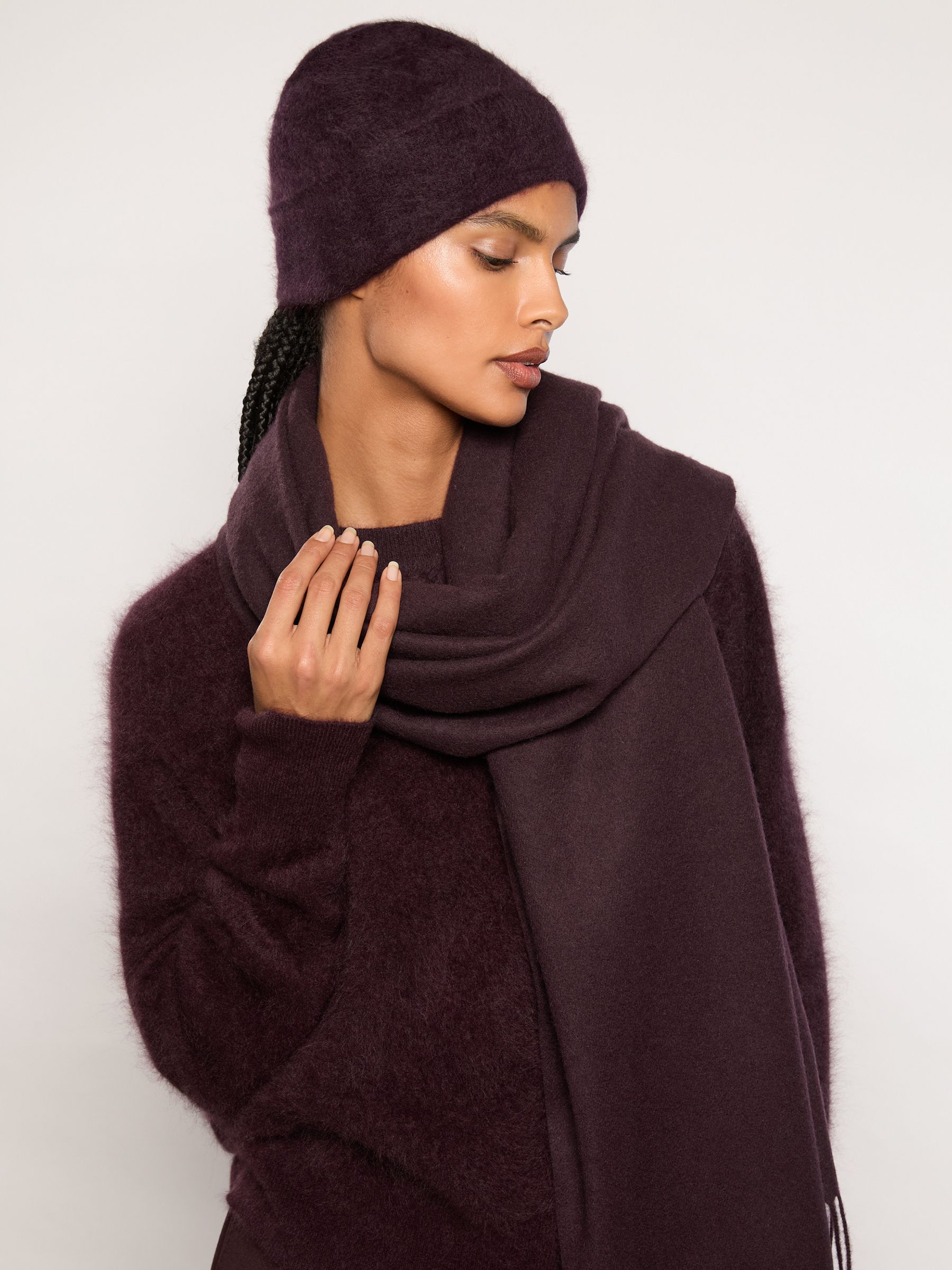 100% Cashmere Beanie in Burgundy