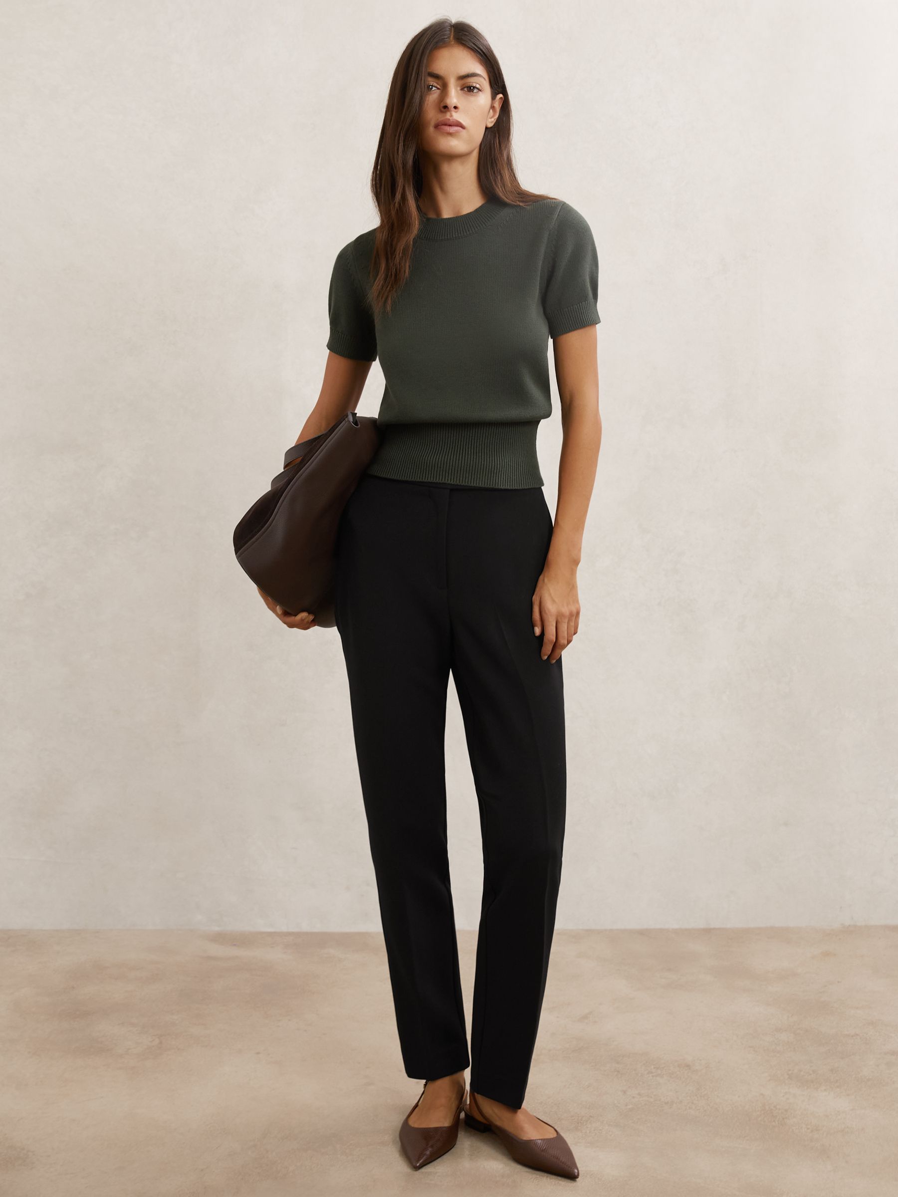 Tapered Button-Detail Trousers in Black