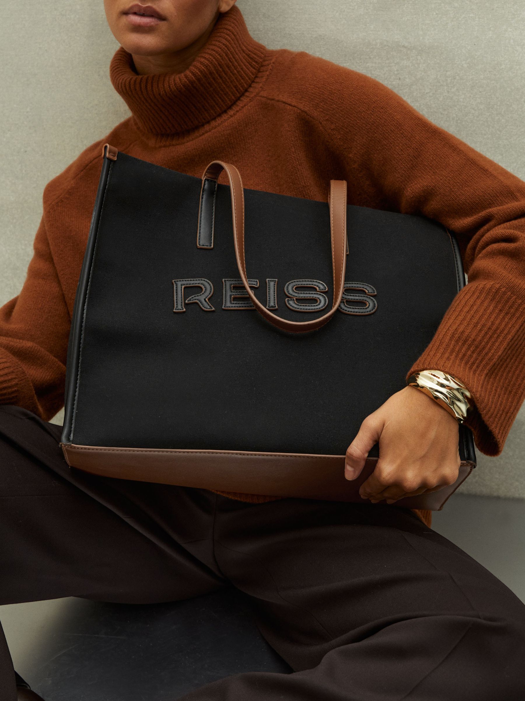 Canvas Logo Tote Bag in Black