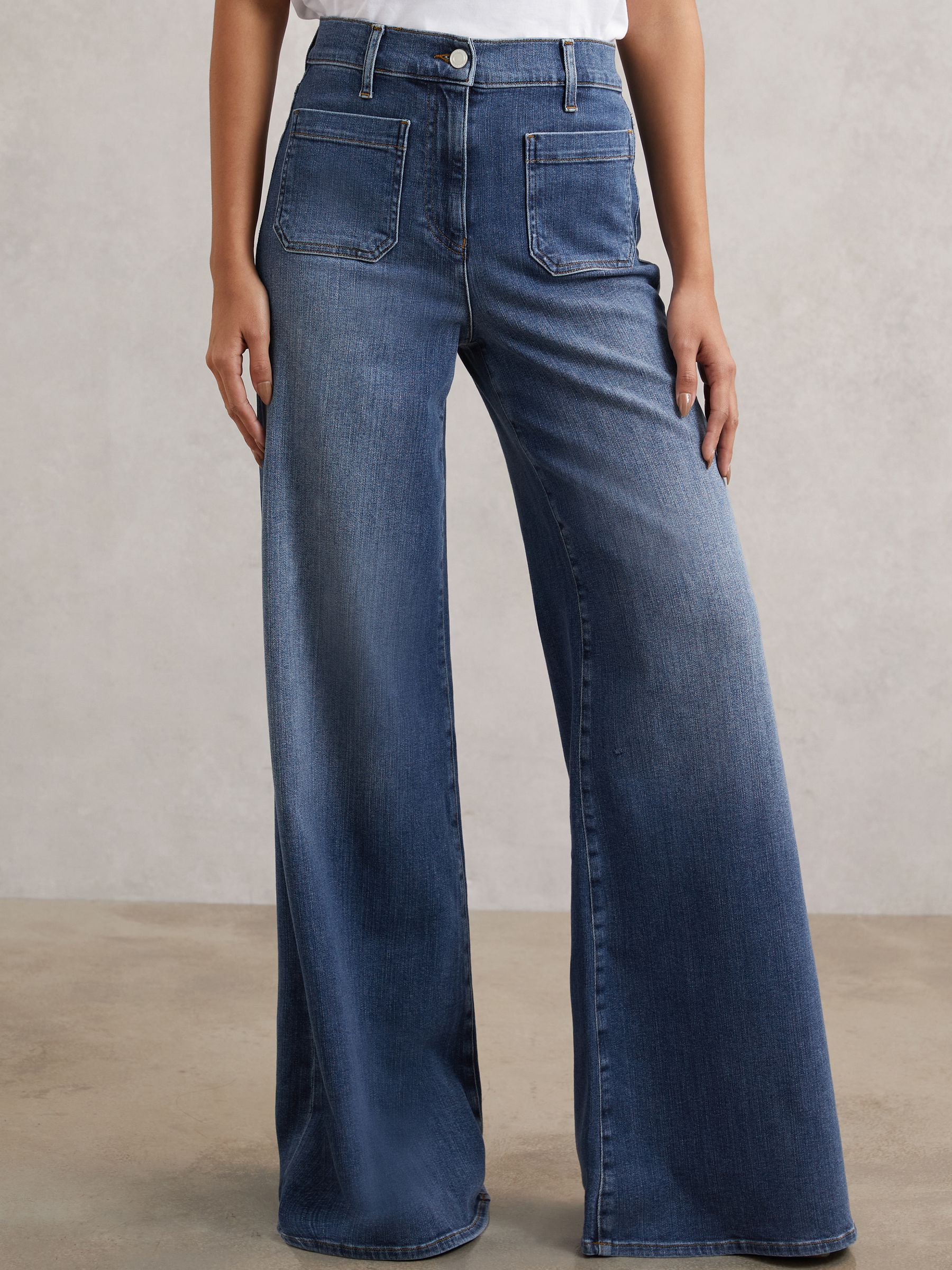 Patch Pocket Wide Leg Jeans in Mid Blue
