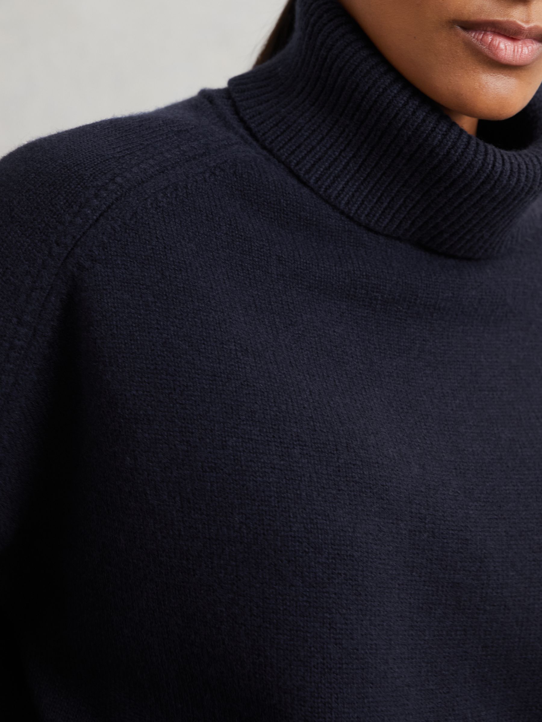 Wool-Cashmere Roll-Neck Jumper in Navy