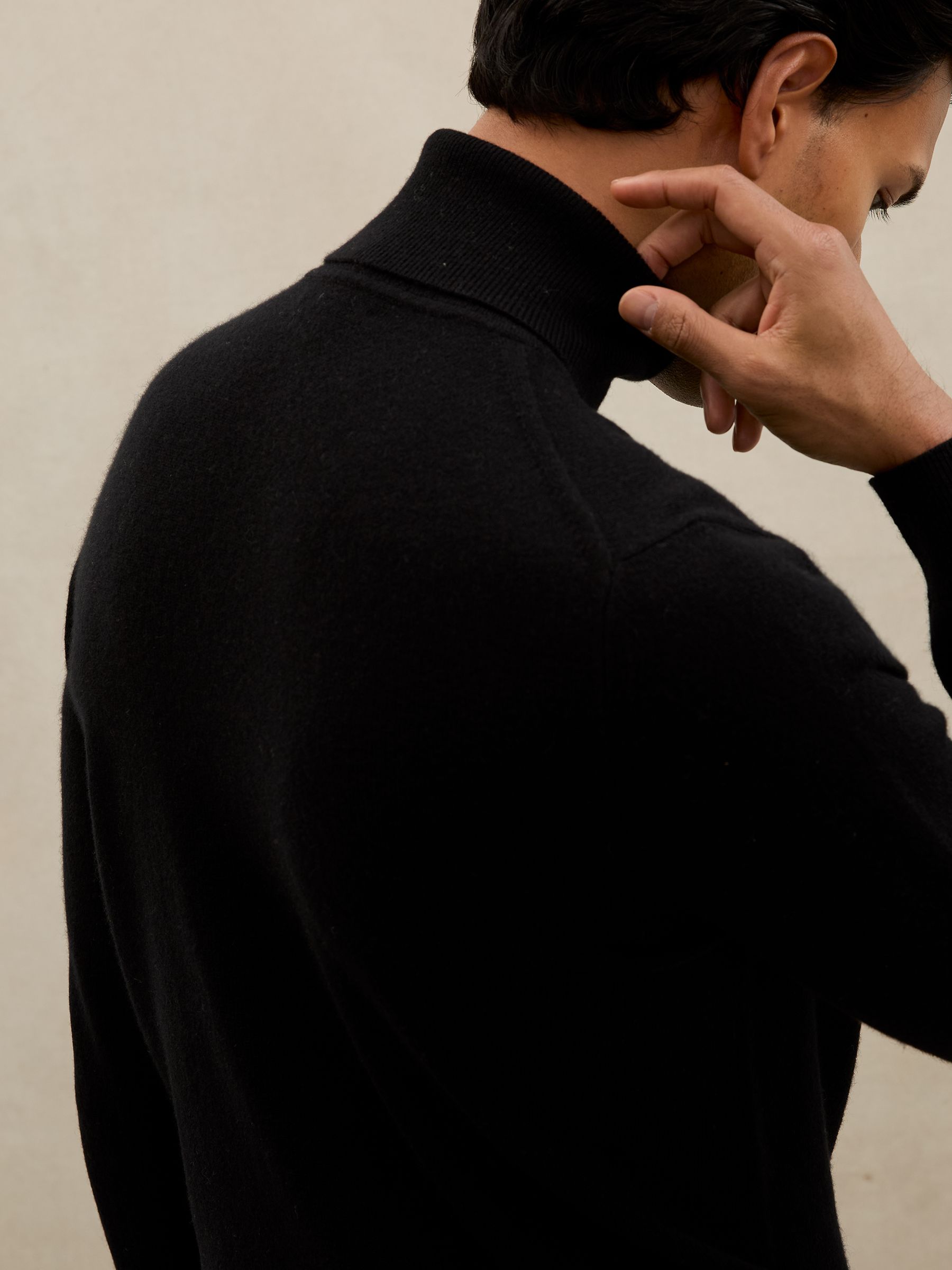 Atelier 100% Cashmere Roll-Neck Jumper in Black