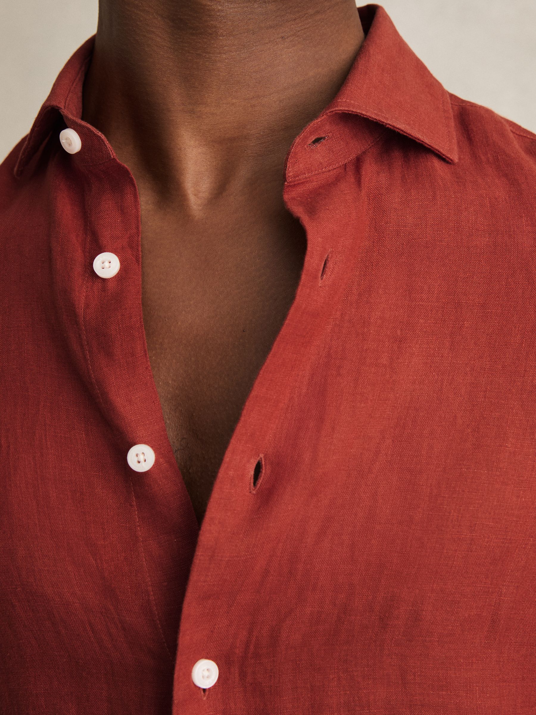 Linen Cutaway-Collar Shirt in Paprika Red