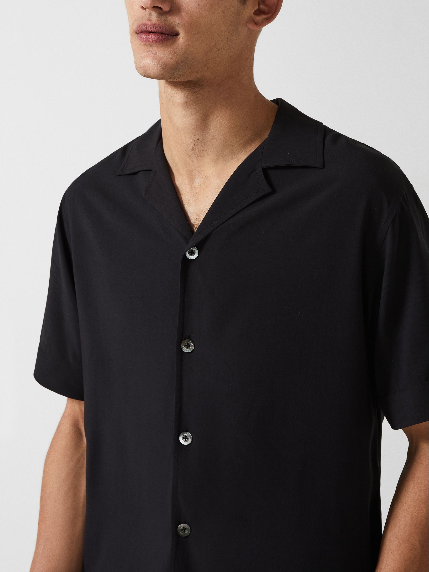Che Contrast Cuff Cuban Collar Shirt in Black
