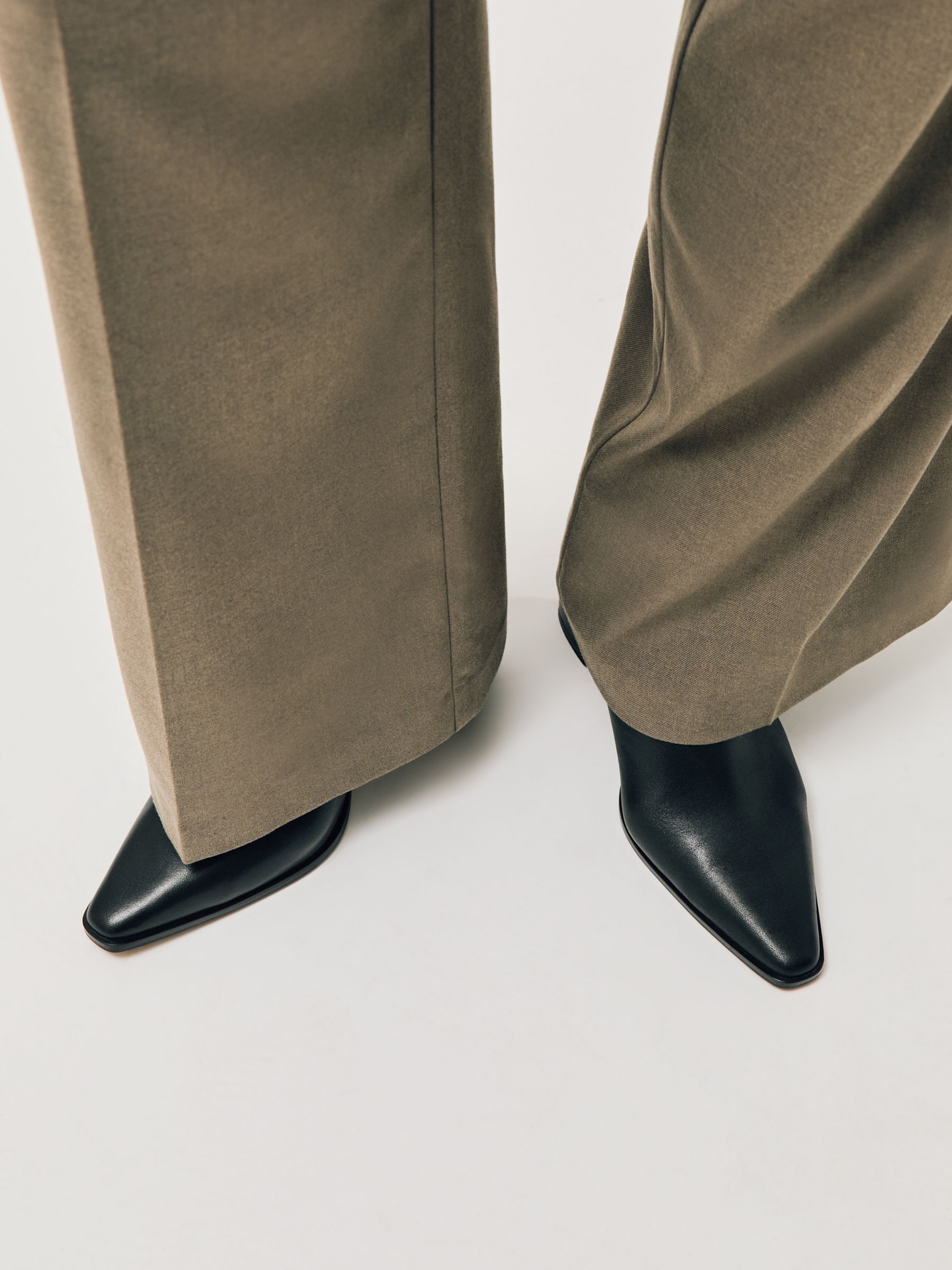 Leather Blocked Heel Ankle Boots in Black